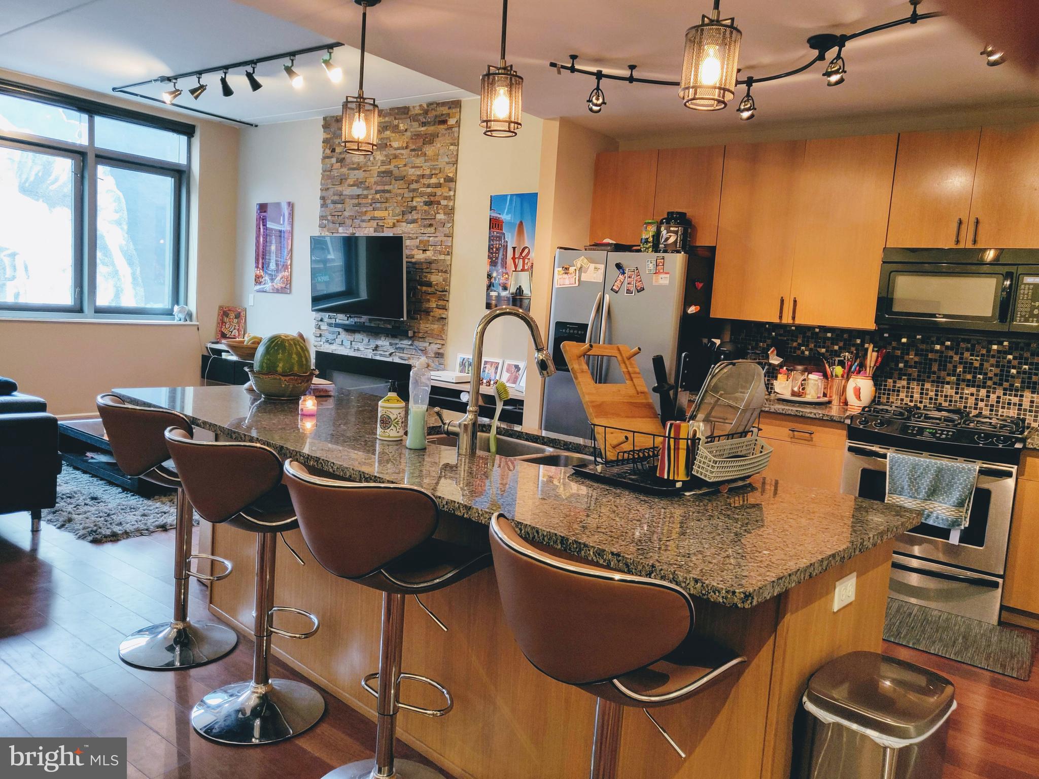 AVENUE OF THE ARTS - Residential Lease