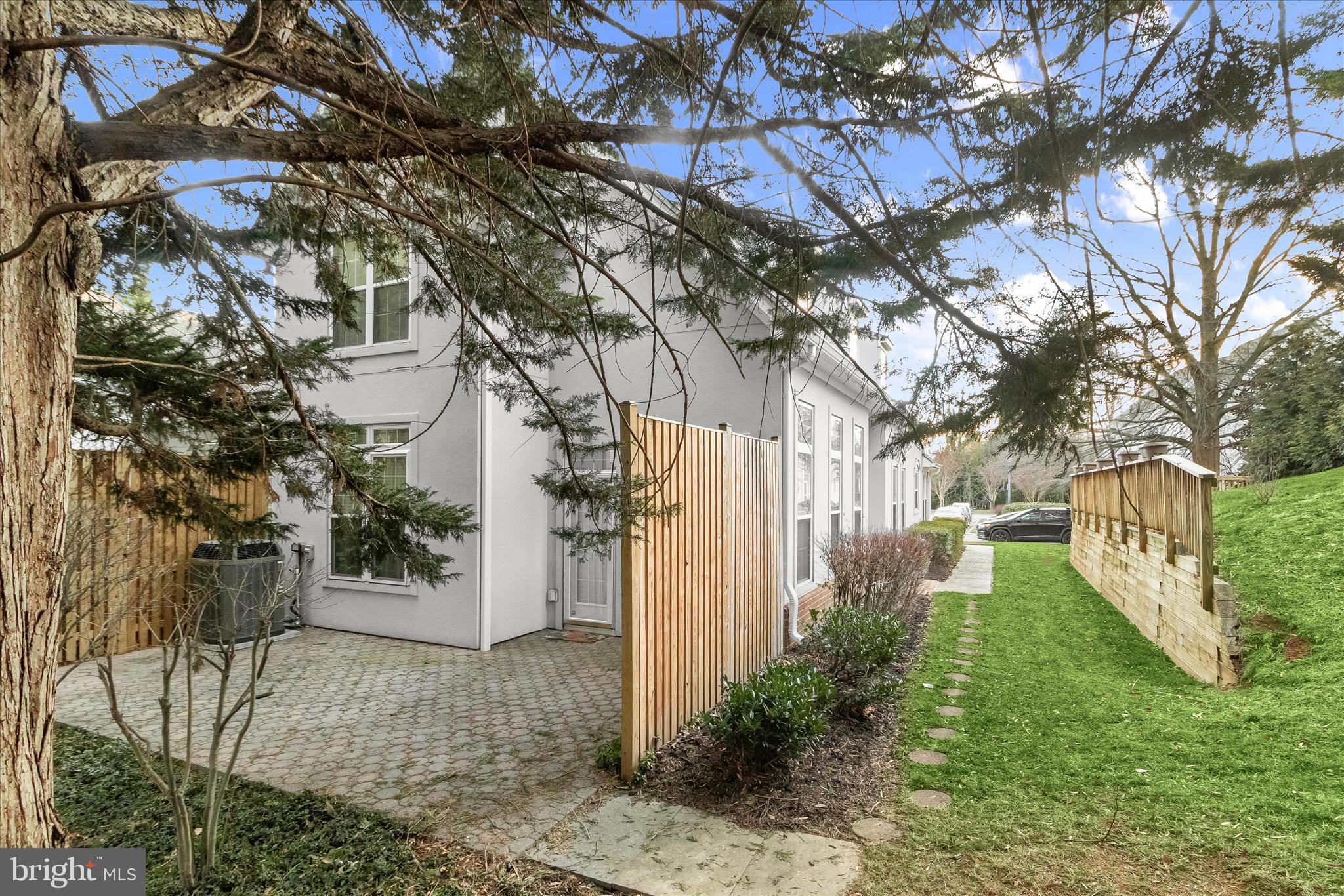 GREY ROCK VILLAS - Residential