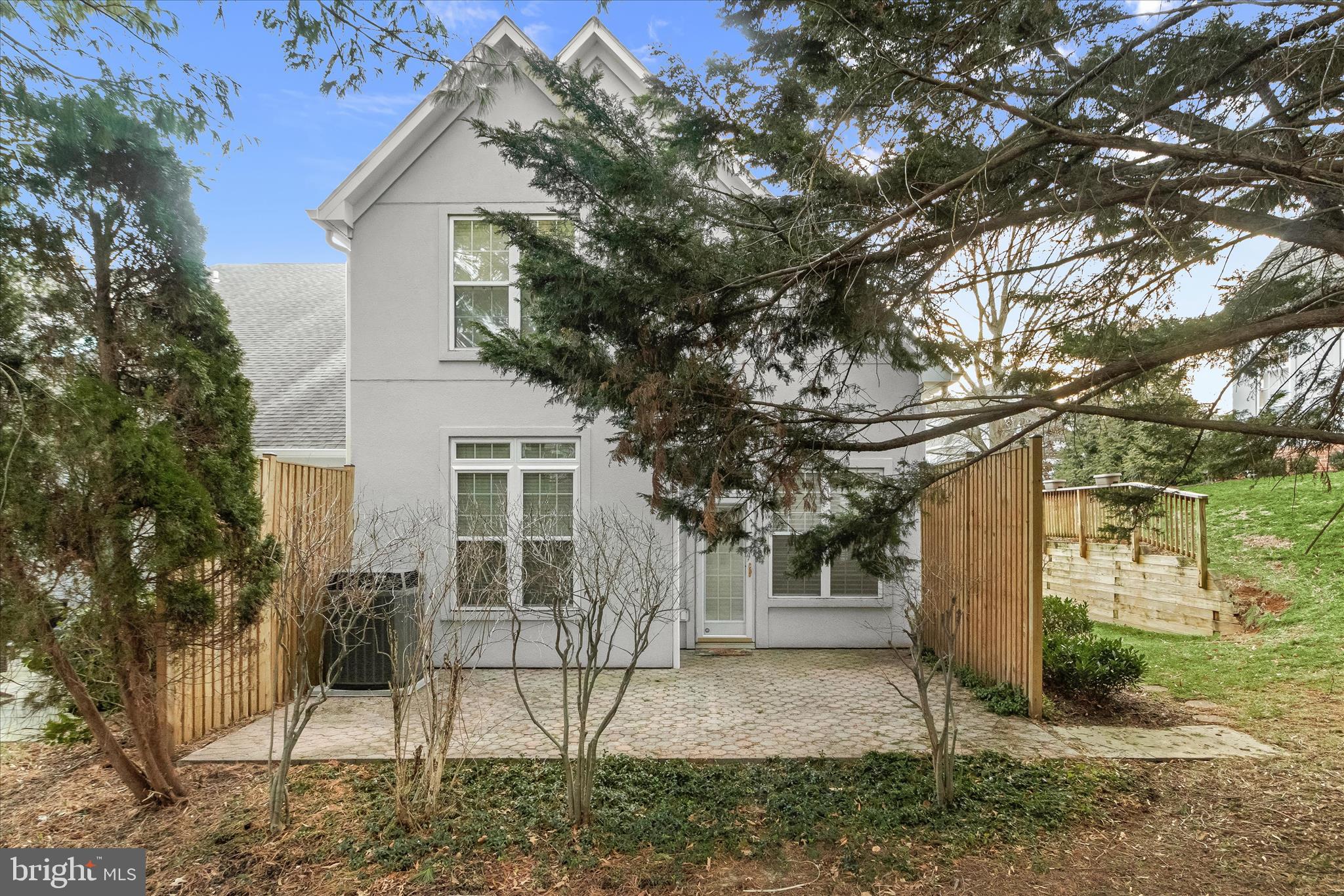 GREY ROCK VILLAS - Residential