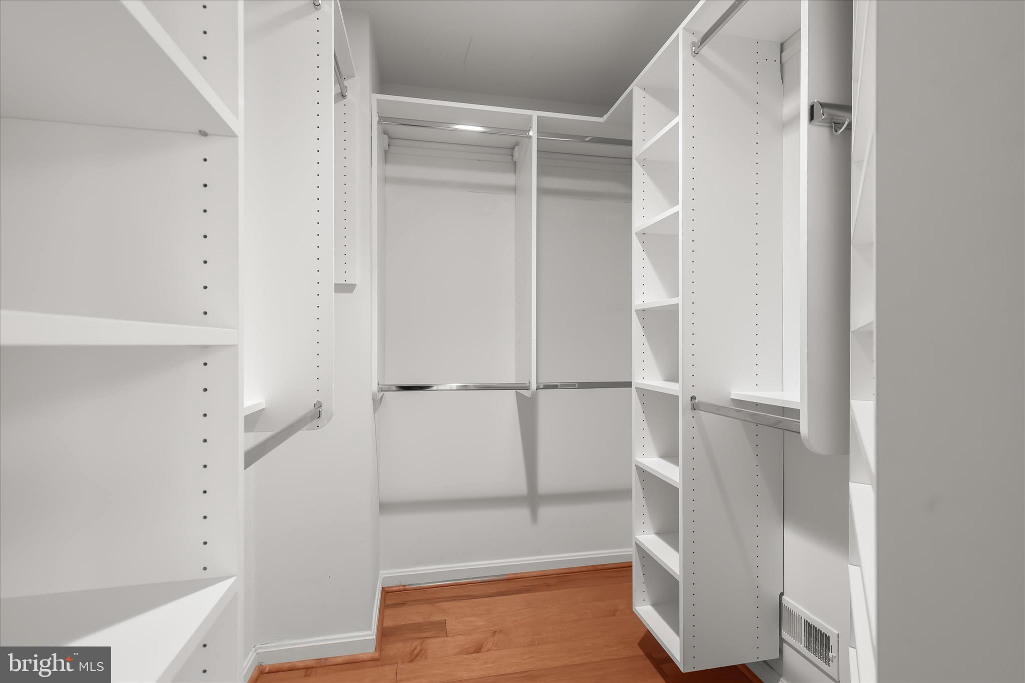 GREY ROCK VILLAS - Residential