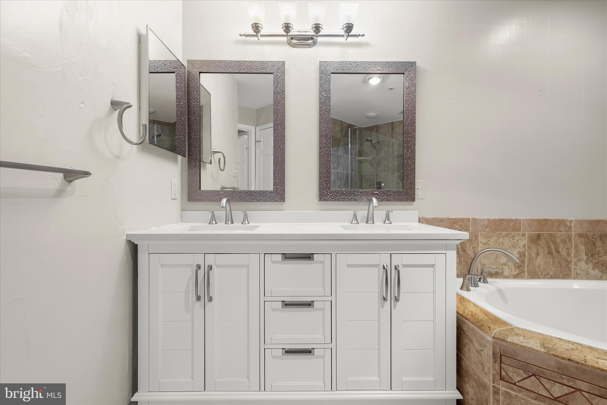 GREY ROCK VILLAS - Residential