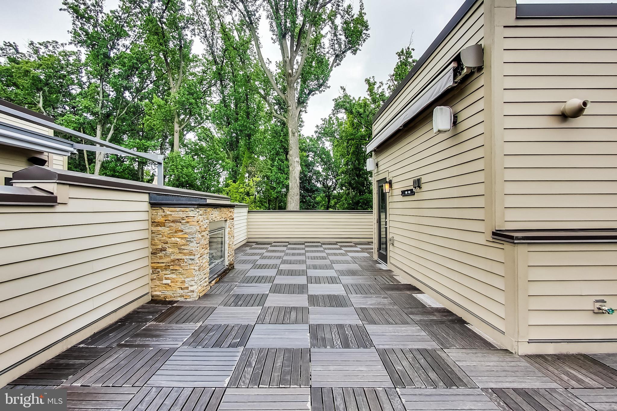 GROSVENOR HEIGHTS - Residential