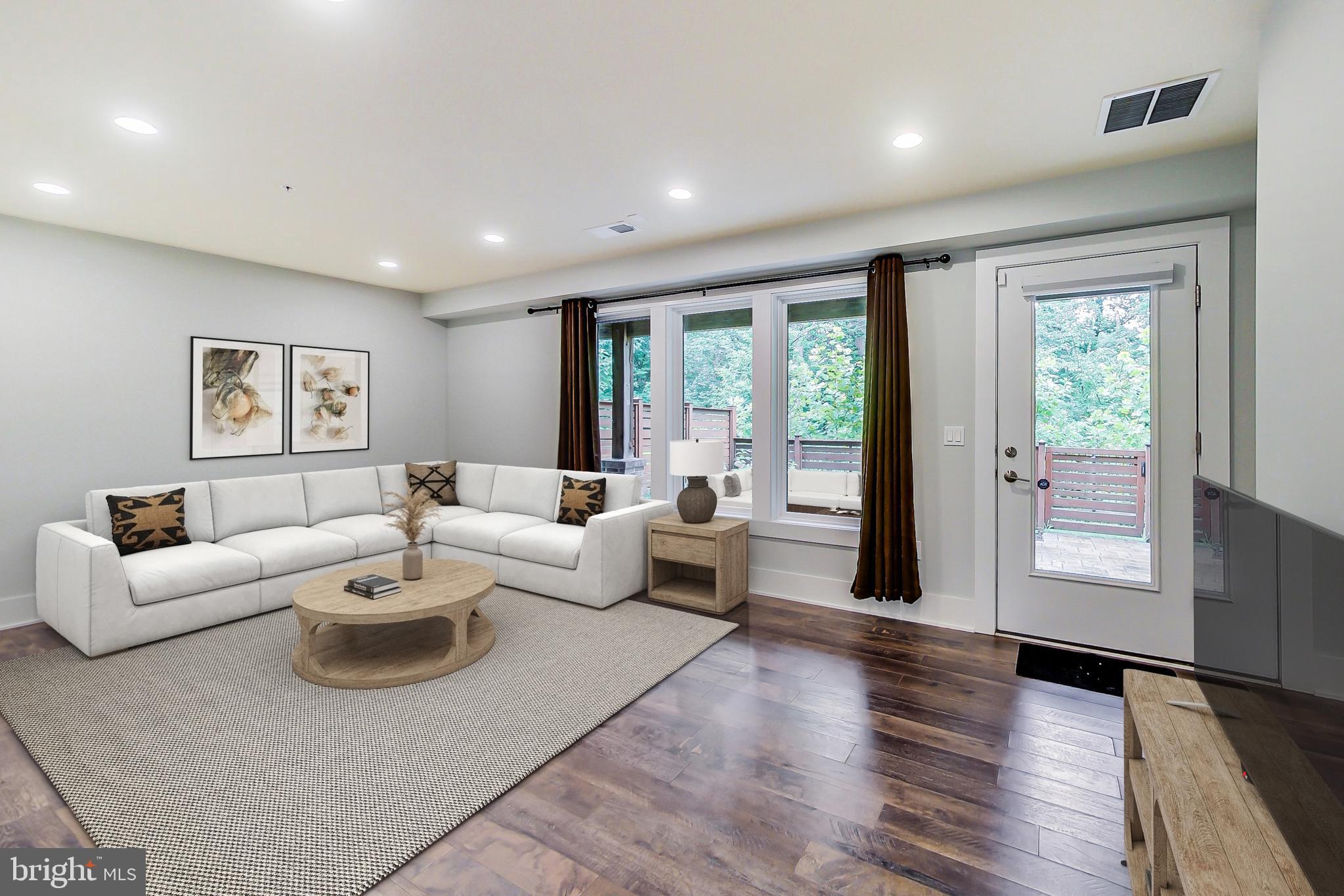 GROSVENOR HEIGHTS - Residential