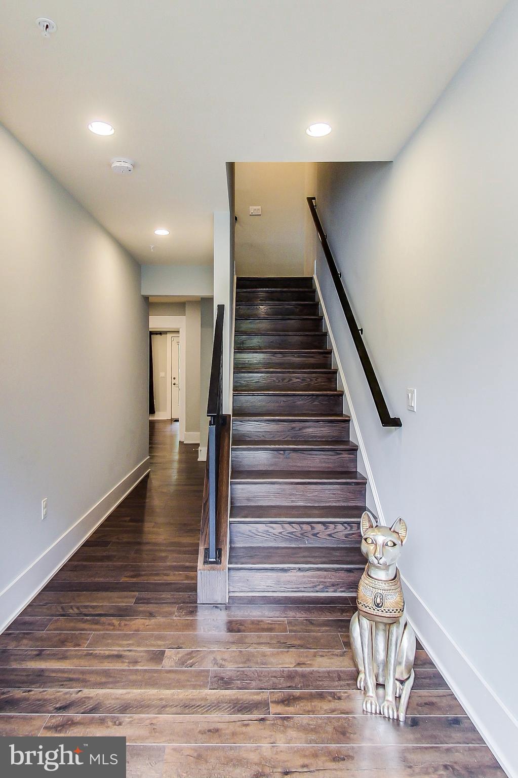 GROSVENOR HEIGHTS - Residential