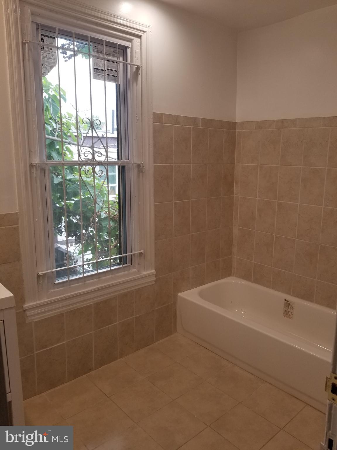 PHILADELPHIA (NORTHWEST) - Residential Lease