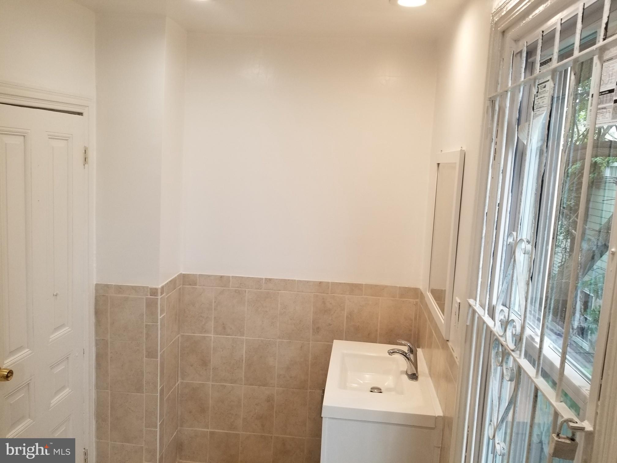 PHILADELPHIA (NORTHWEST) - Residential Lease