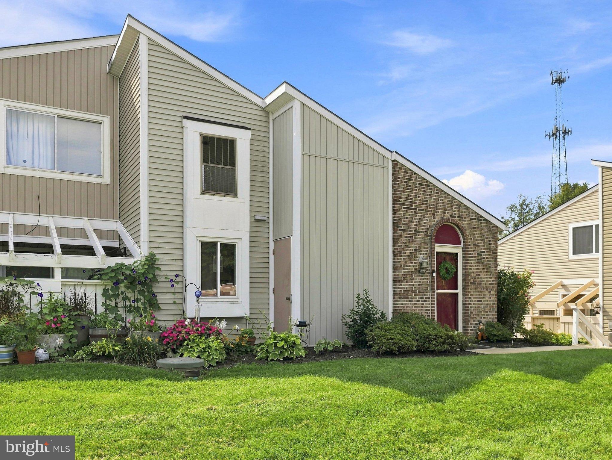 1606 WOODLANDS RUN