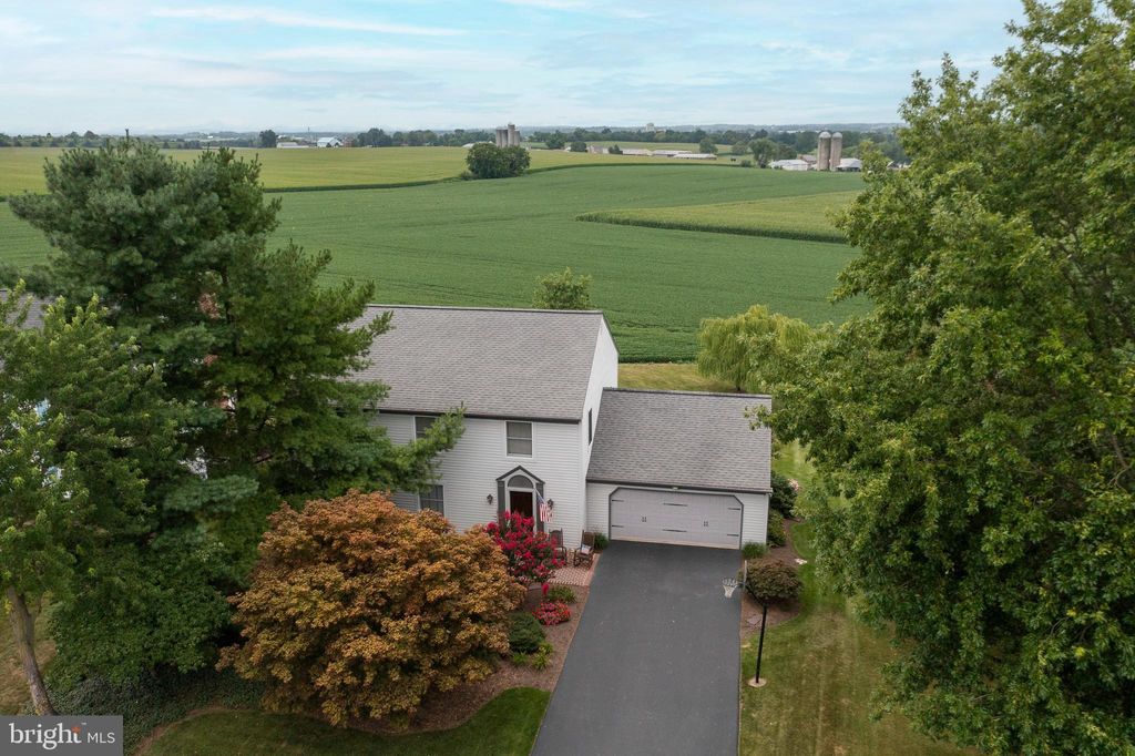 Photo of 176 NORTHRIDGE DR, LANDISVILLE, PA 17538 (MLS # PALA2038882)