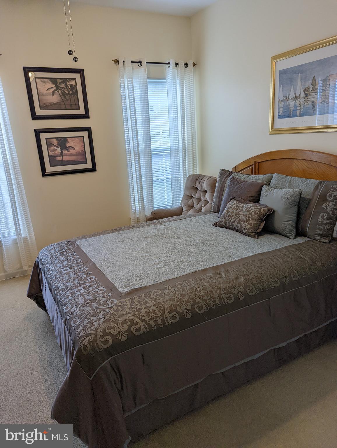 HEARTHSTONE AT VILLAGE CREST CONDOMINIUMS - Residential