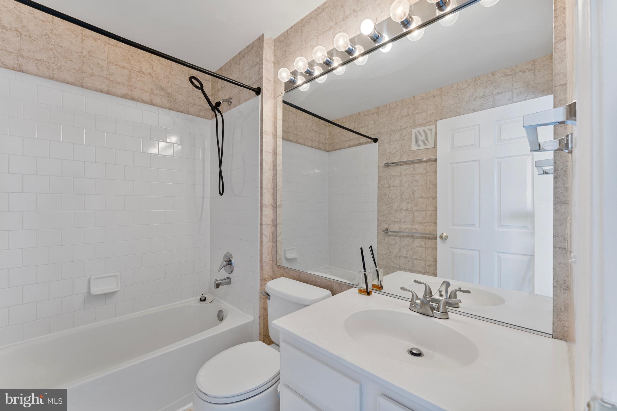 FAIR LAKES CONDO - Residential Lease