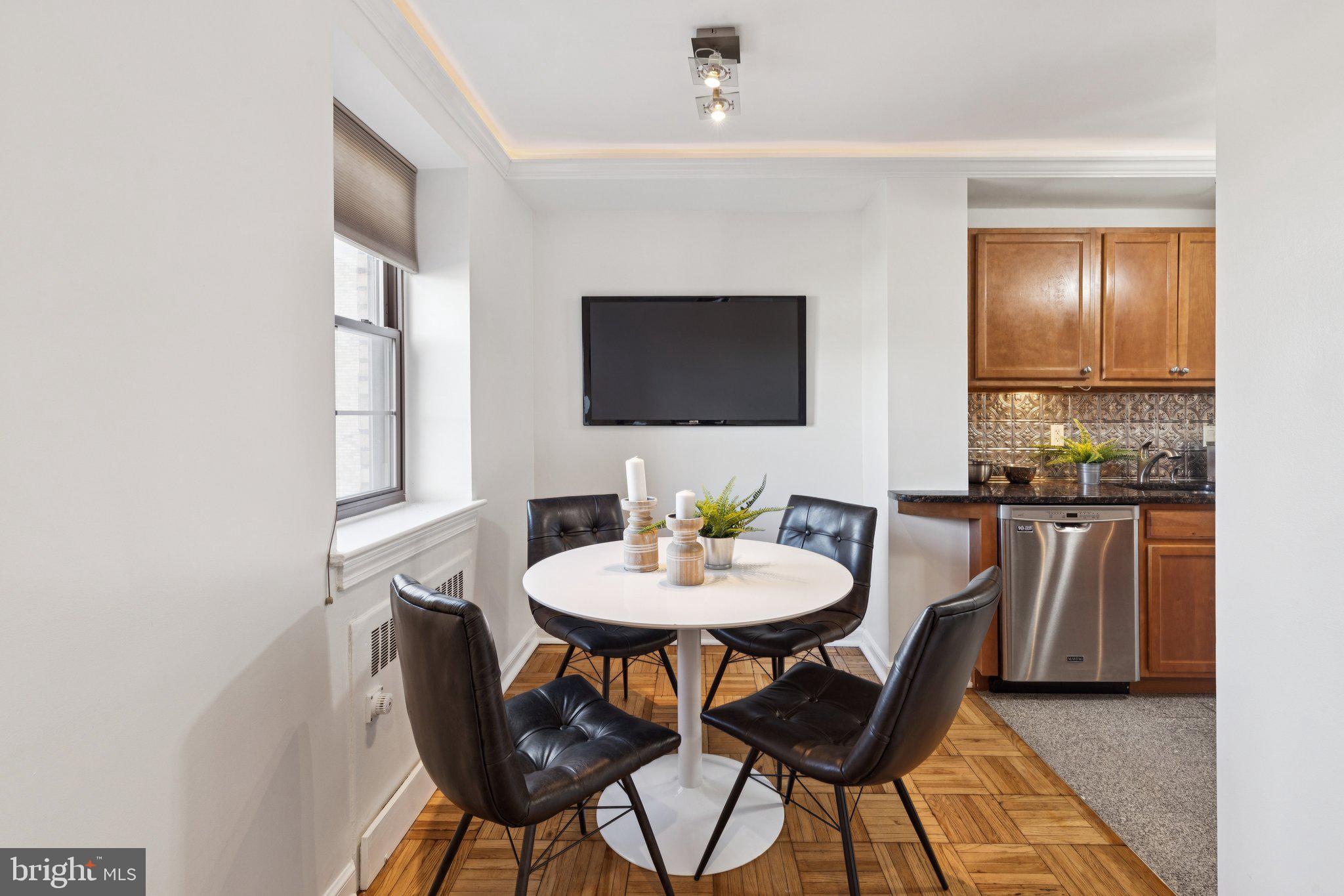 WYNNEWOOD PLAZA - Residential