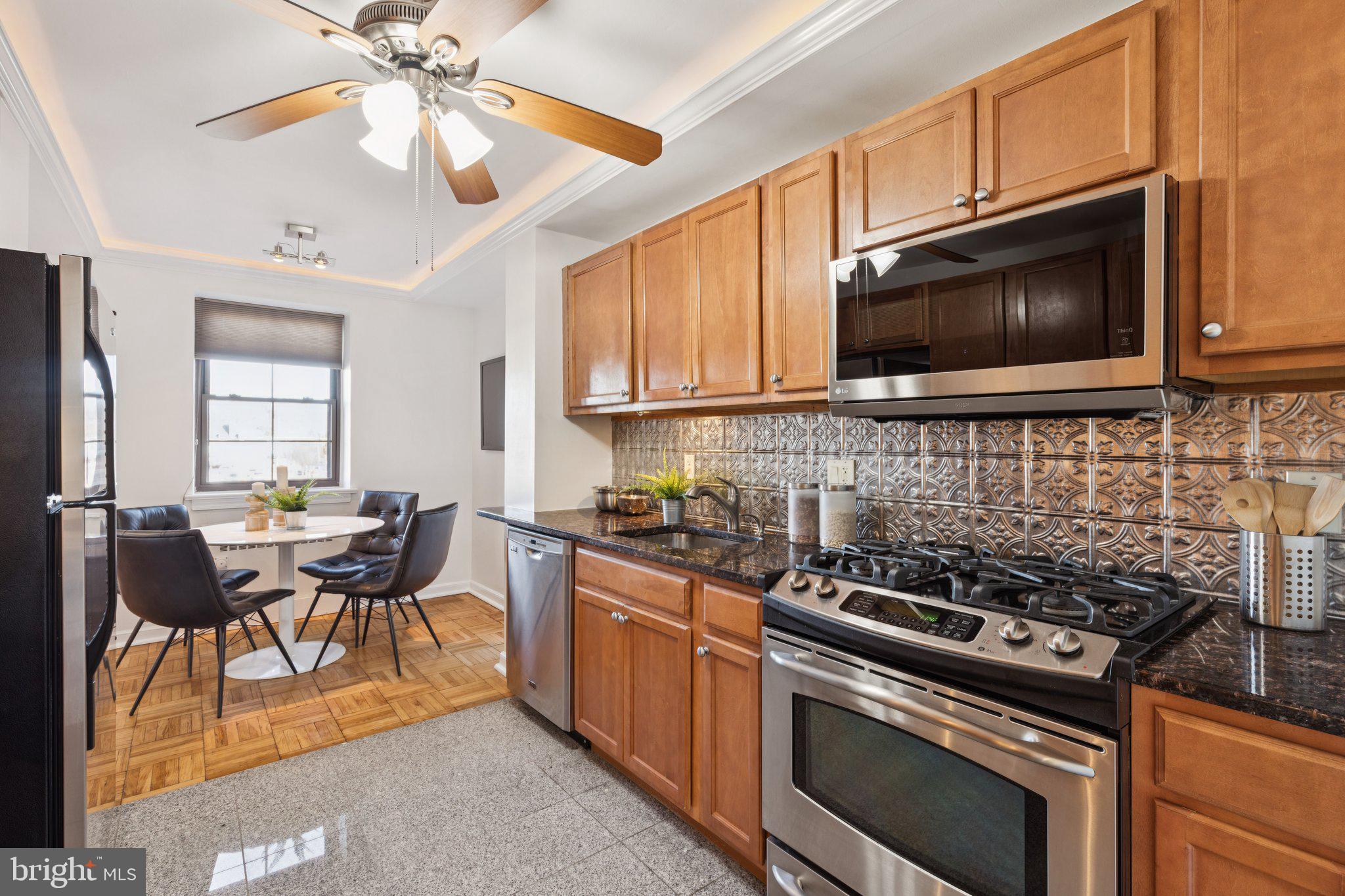 WYNNEWOOD PLAZA - Residential