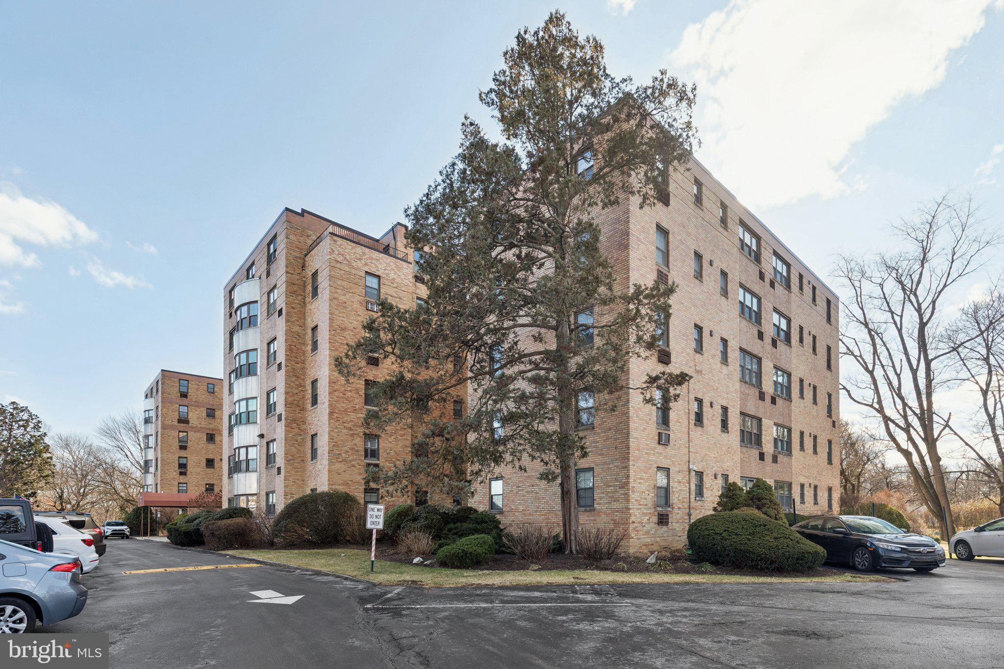 WYNNEWOOD PLAZA - Residential