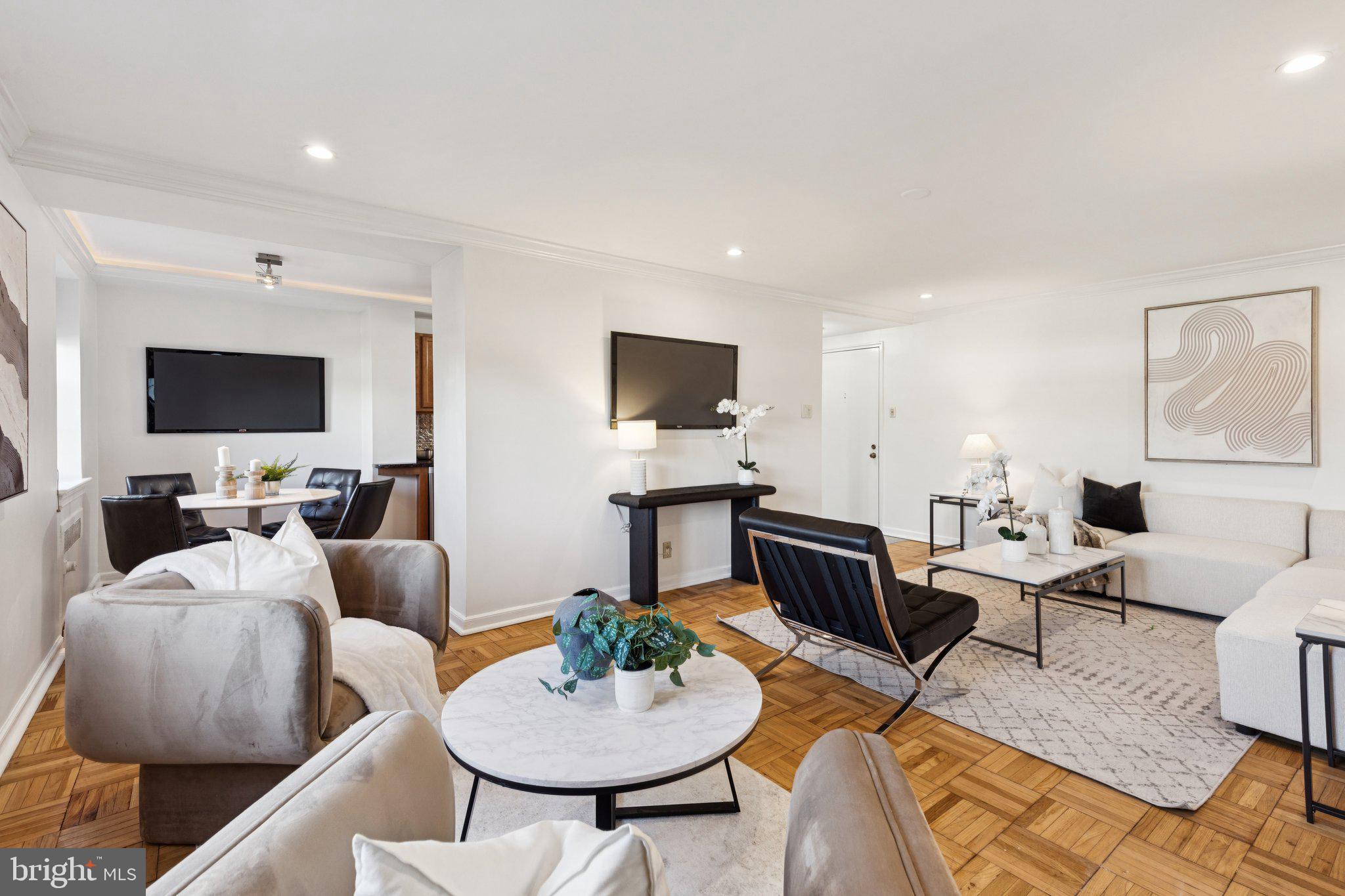 WYNNEWOOD PLAZA - Residential