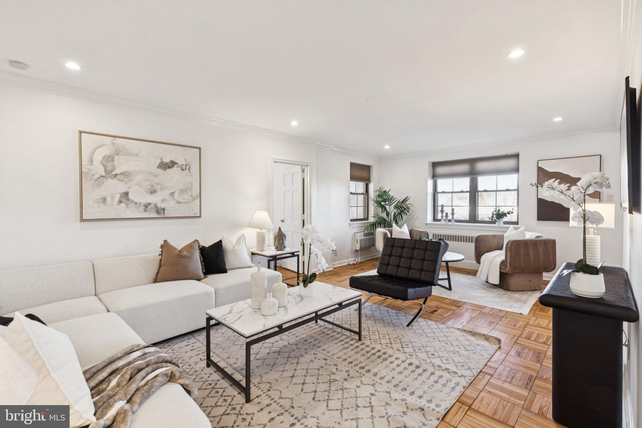 WYNNEWOOD PLAZA - Residential