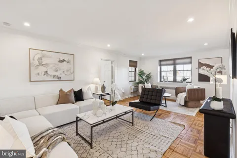 346 E Lancaster Avenue Unit 309, Wynnewood, PA MLS: PAMC2164762