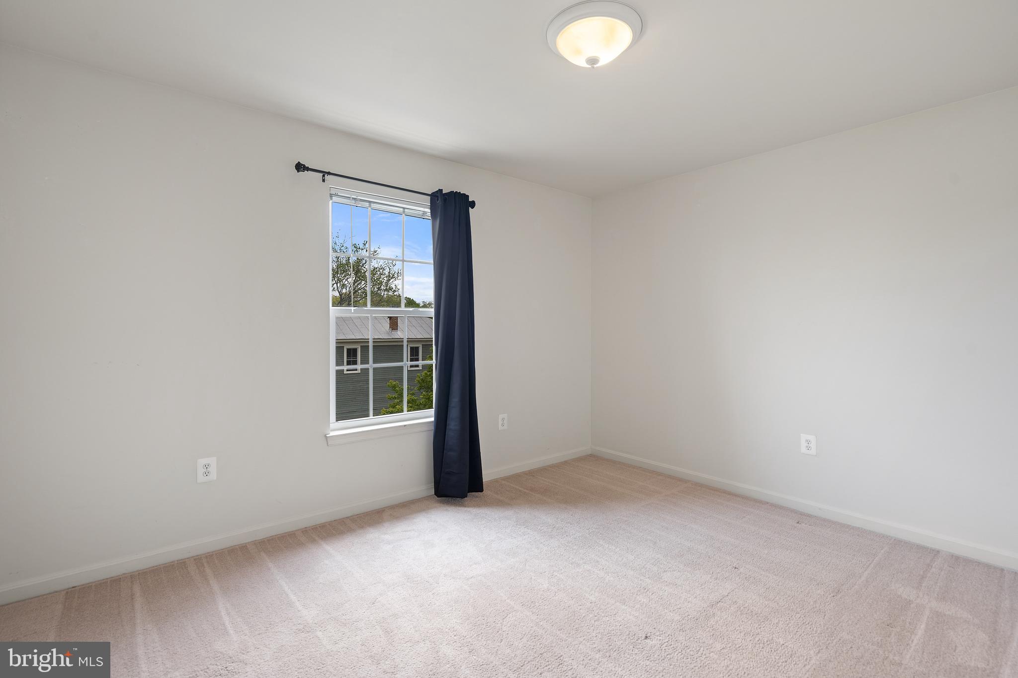 CEDAR LEE CONDOMINIUM - Residential Lease