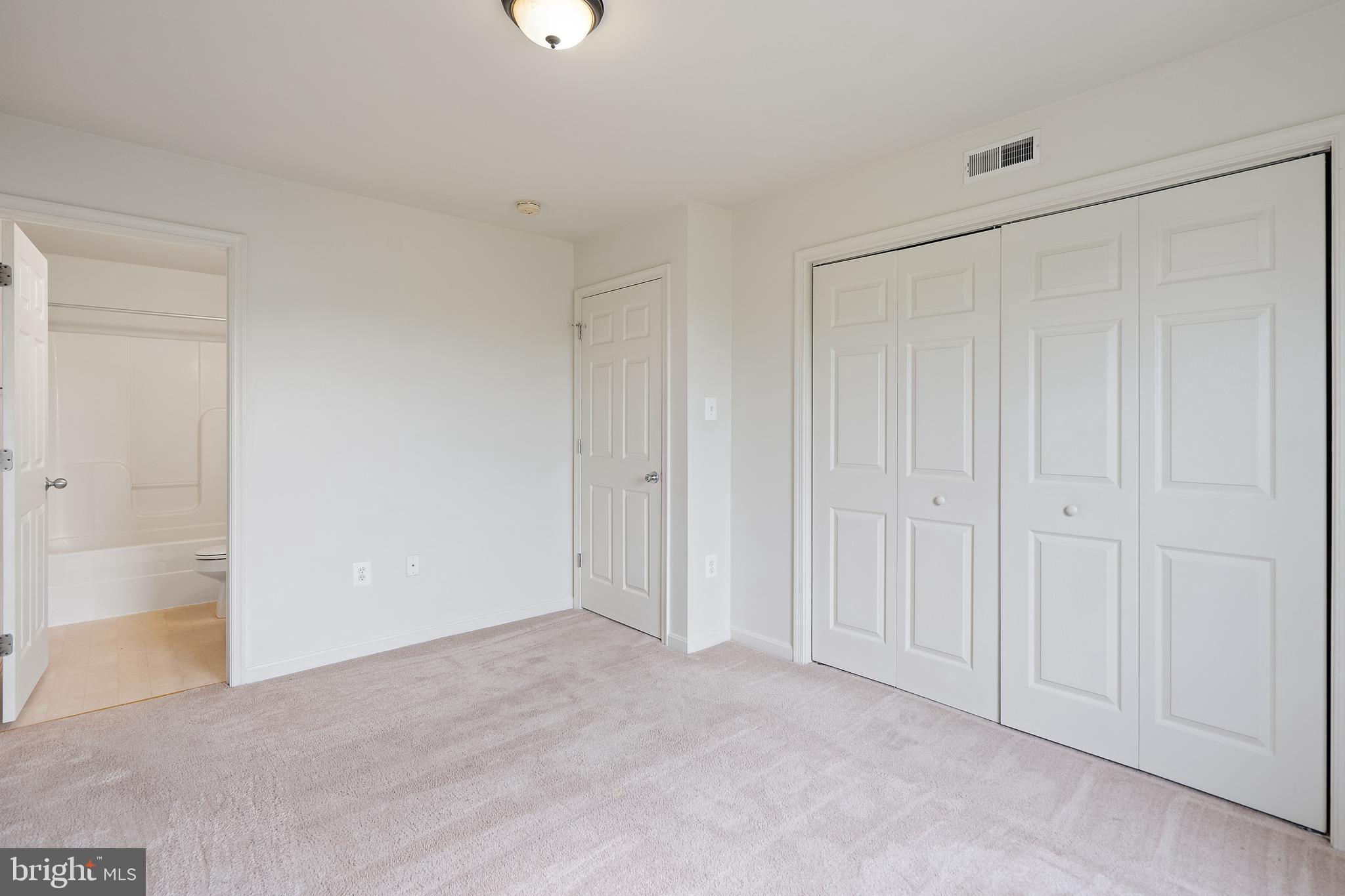 CEDAR LEE CONDOMINIUM - Residential Lease