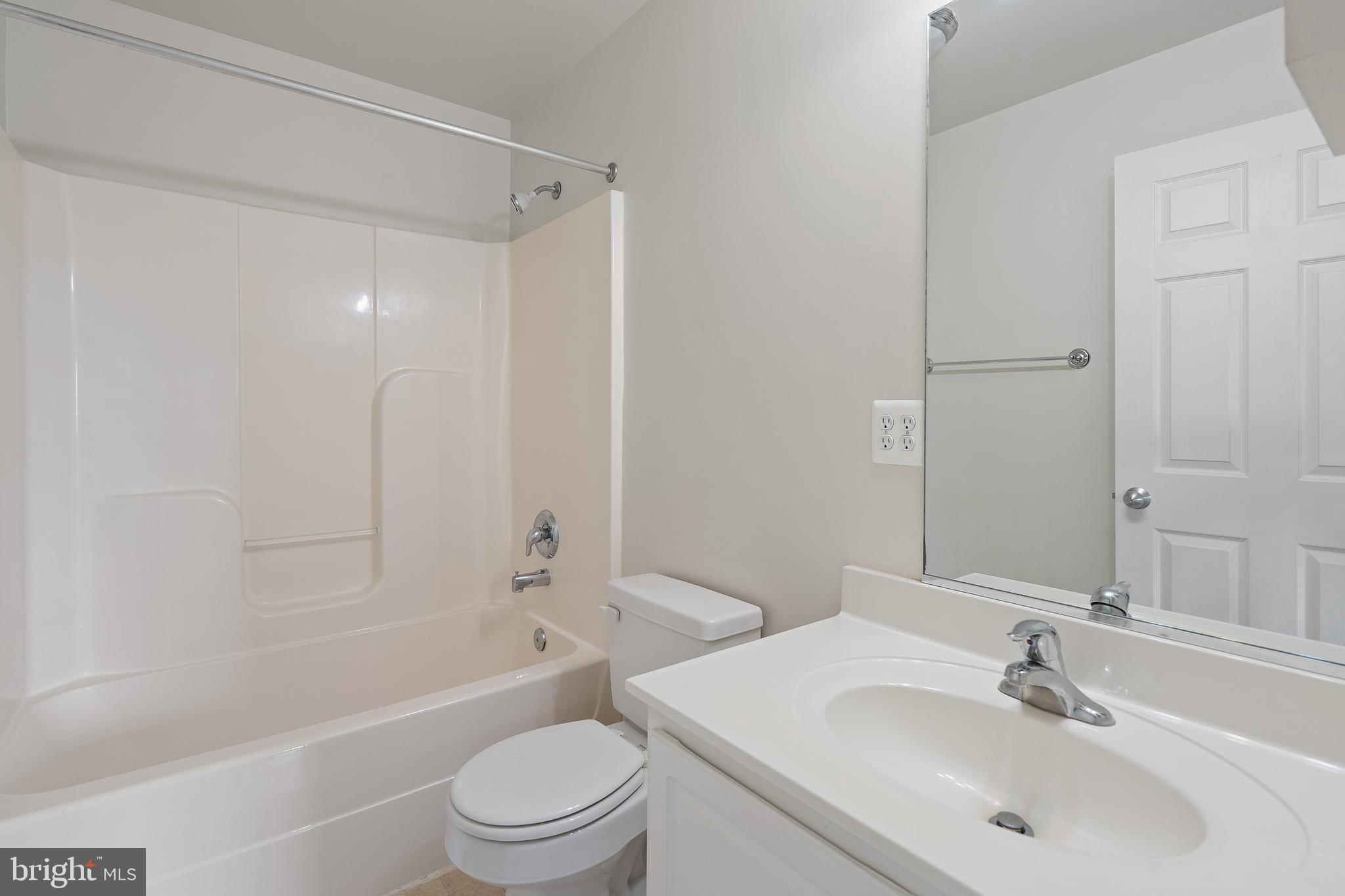 CEDAR LEE CONDOMINIUM - Residential Lease