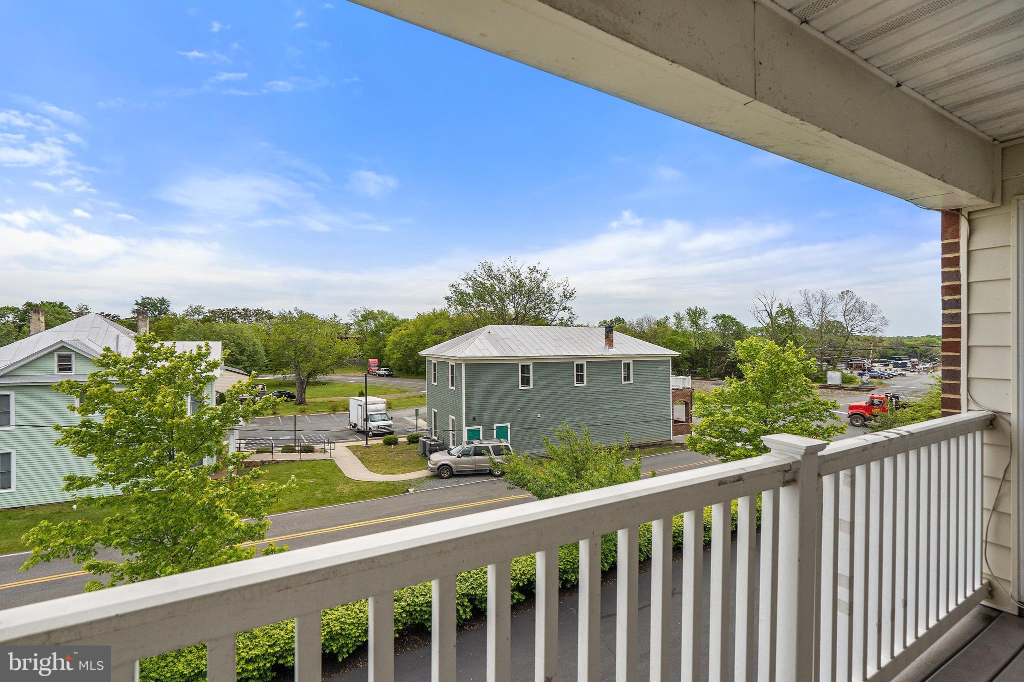 CEDAR LEE CONDOMINIUM - Residential Lease