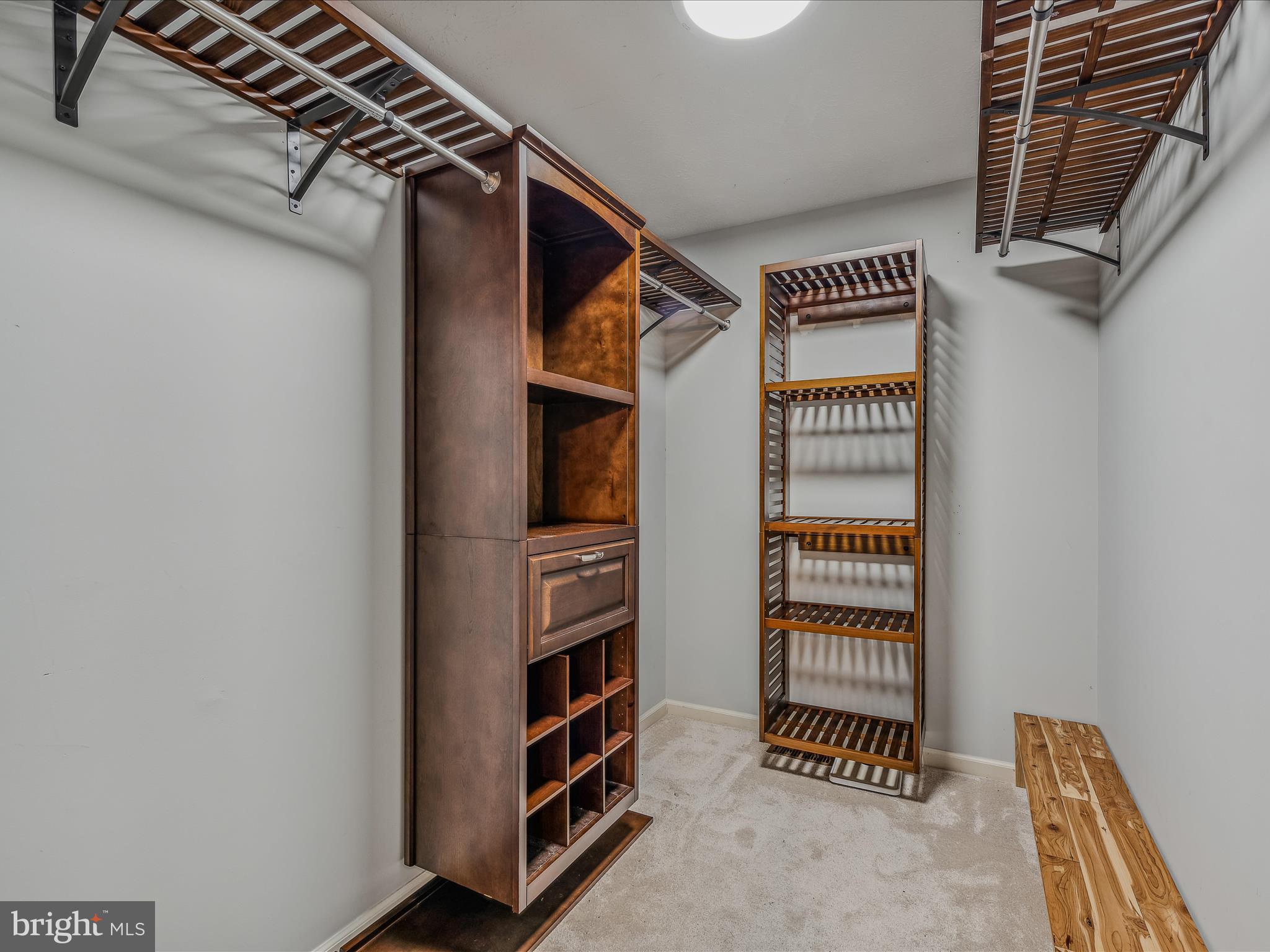 FOXCREST MANOR - Residential