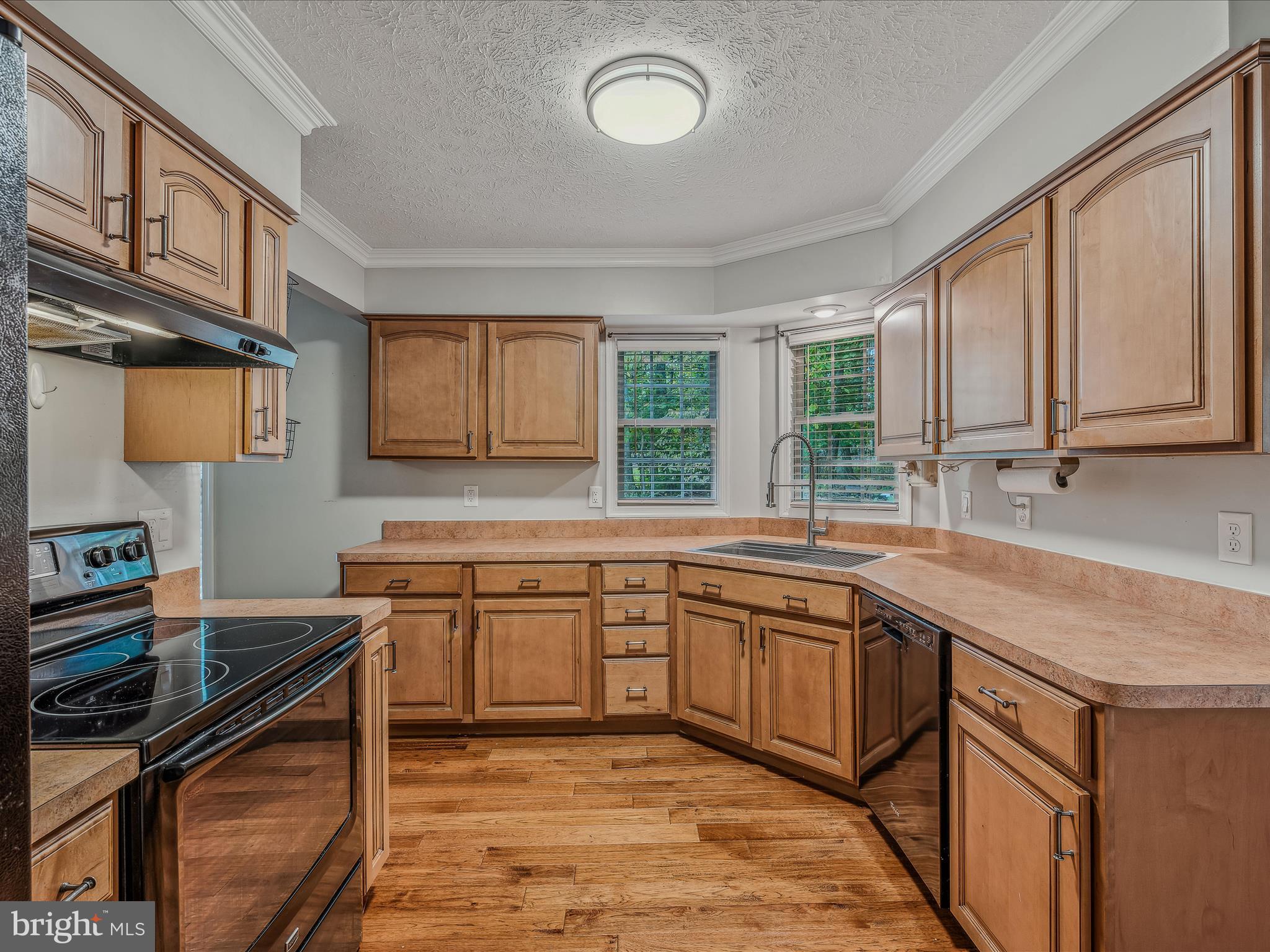 FOXCREST MANOR - Residential