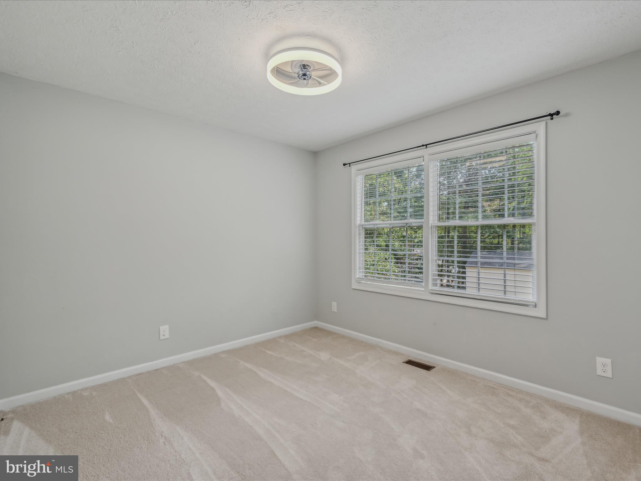 FOXCREST MANOR - Residential