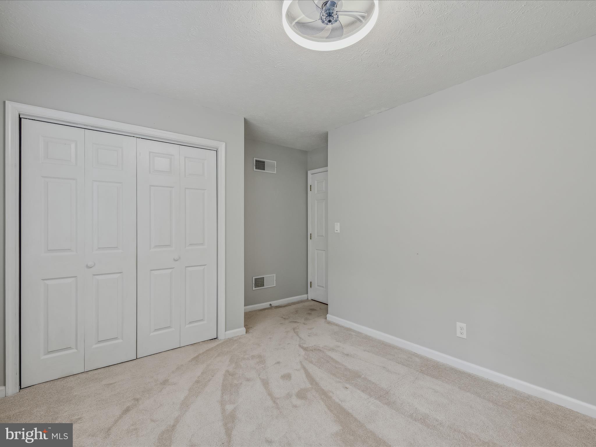 FOXCREST MANOR - Residential