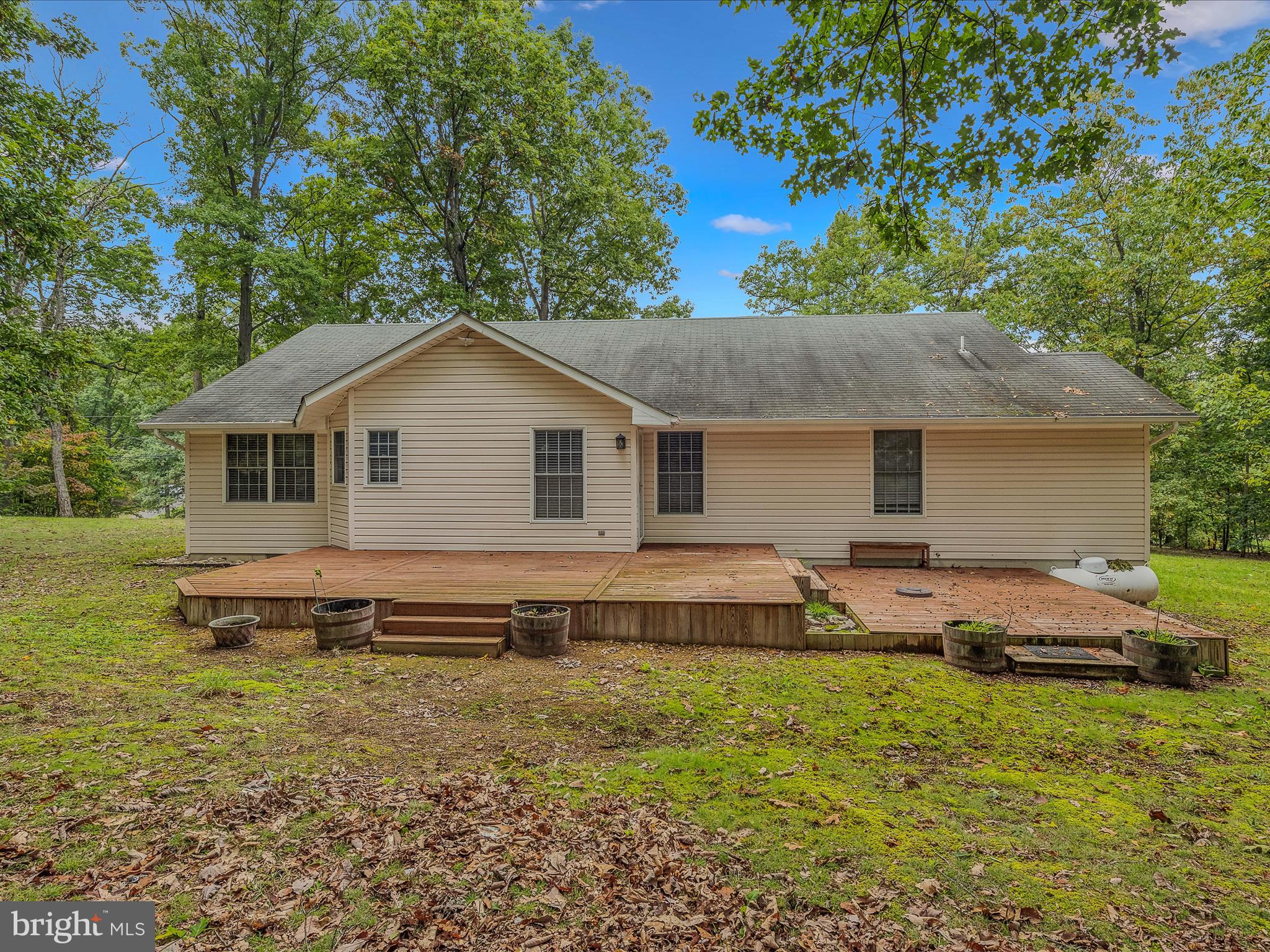 FOXCREST MANOR - Residential