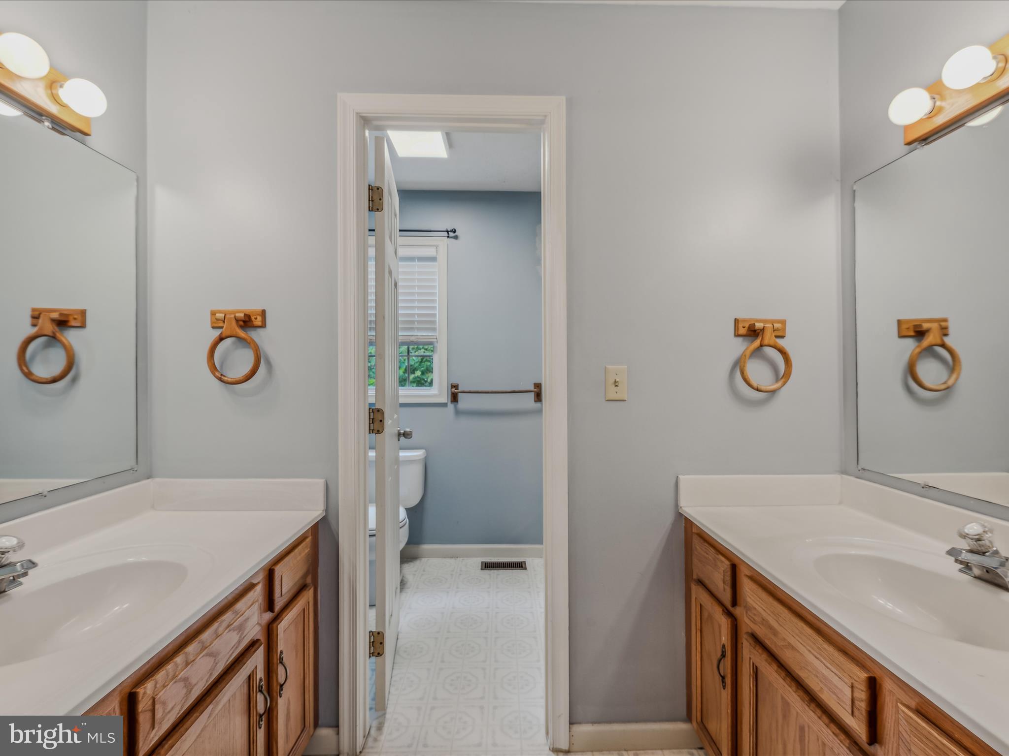 FOXCREST MANOR - Residential