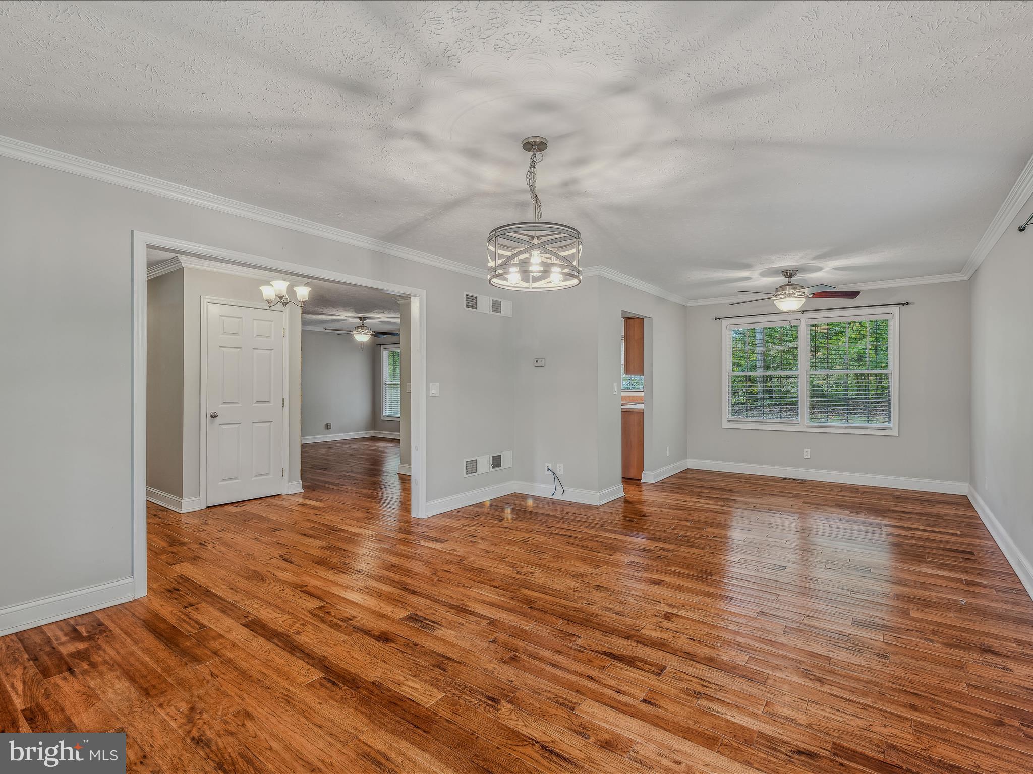 FOXCREST MANOR - Residential