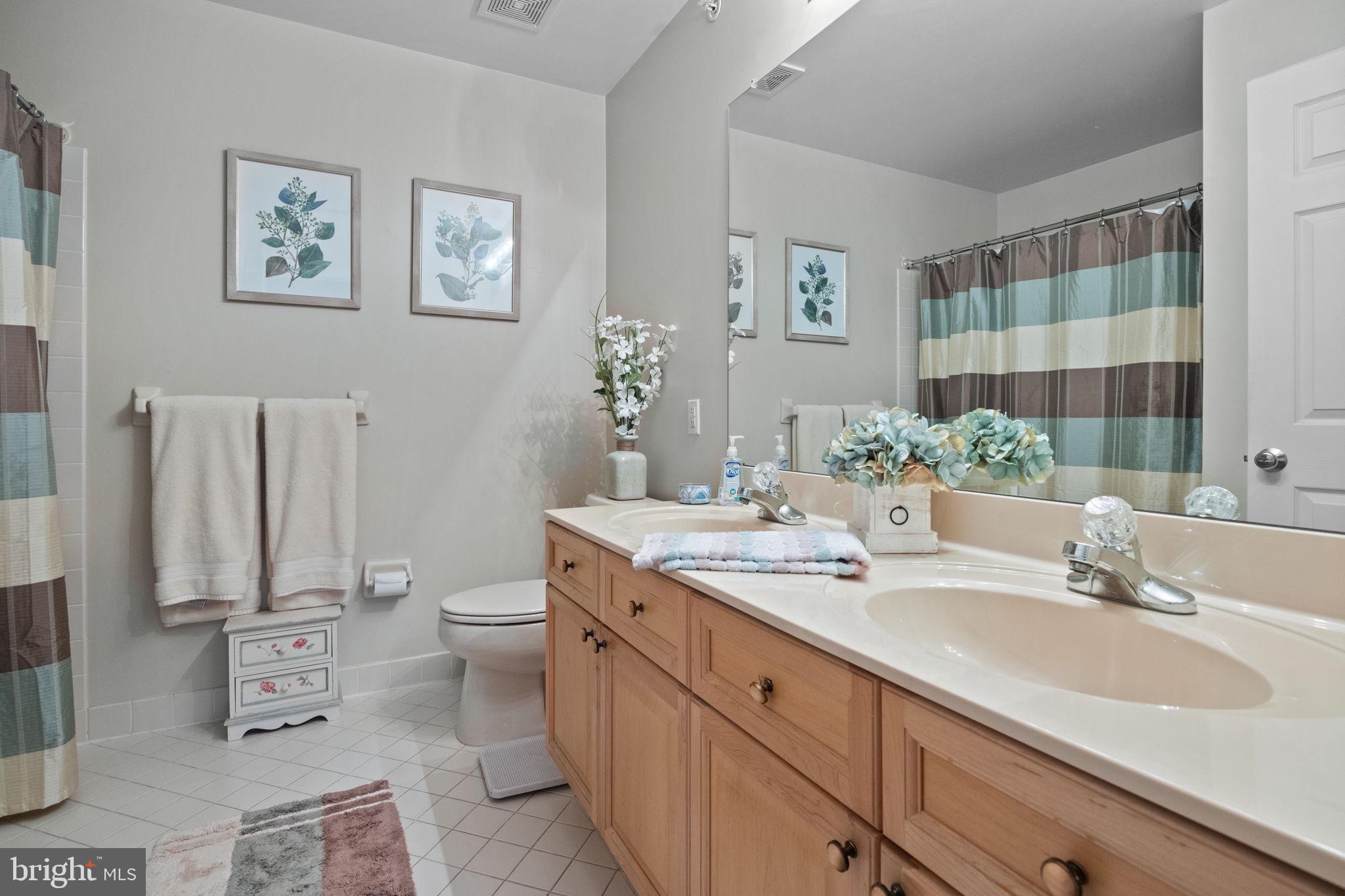 COUNTRY CROSSING - Residential