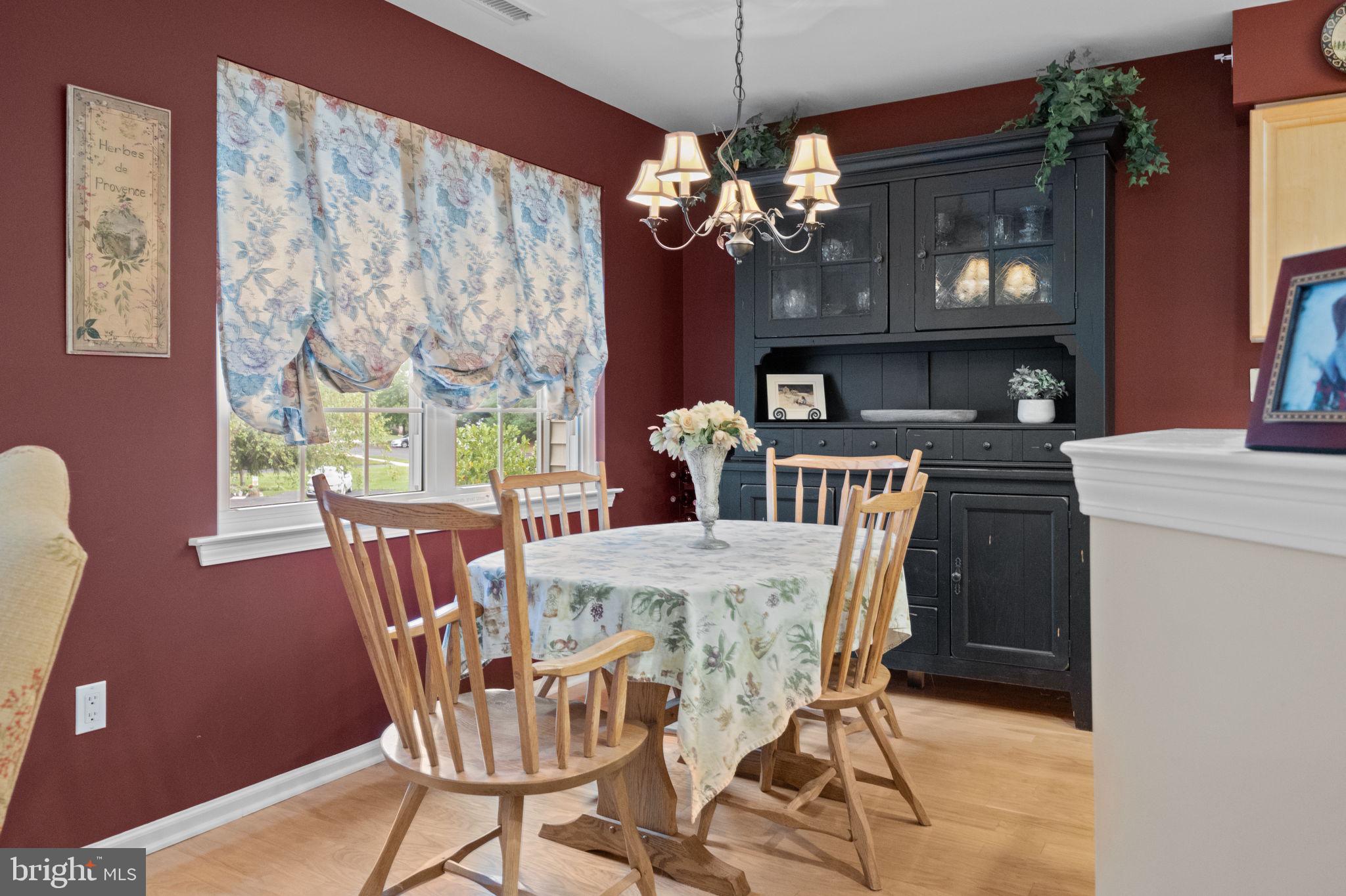 COUNTRY CROSSING - Residential