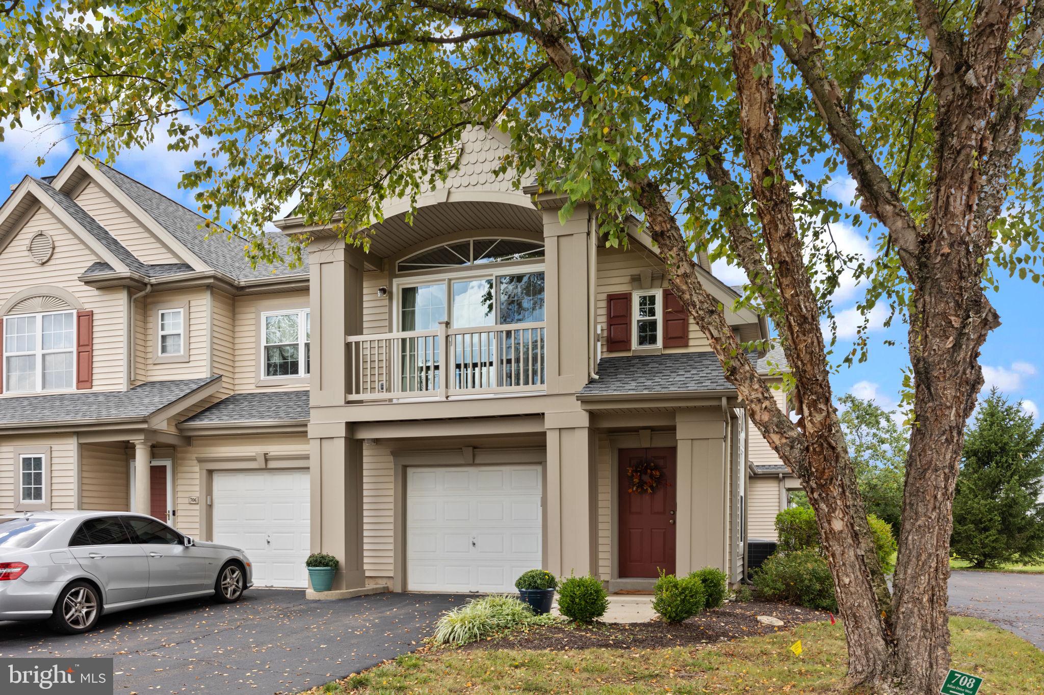 COUNTRY CROSSING - Residential