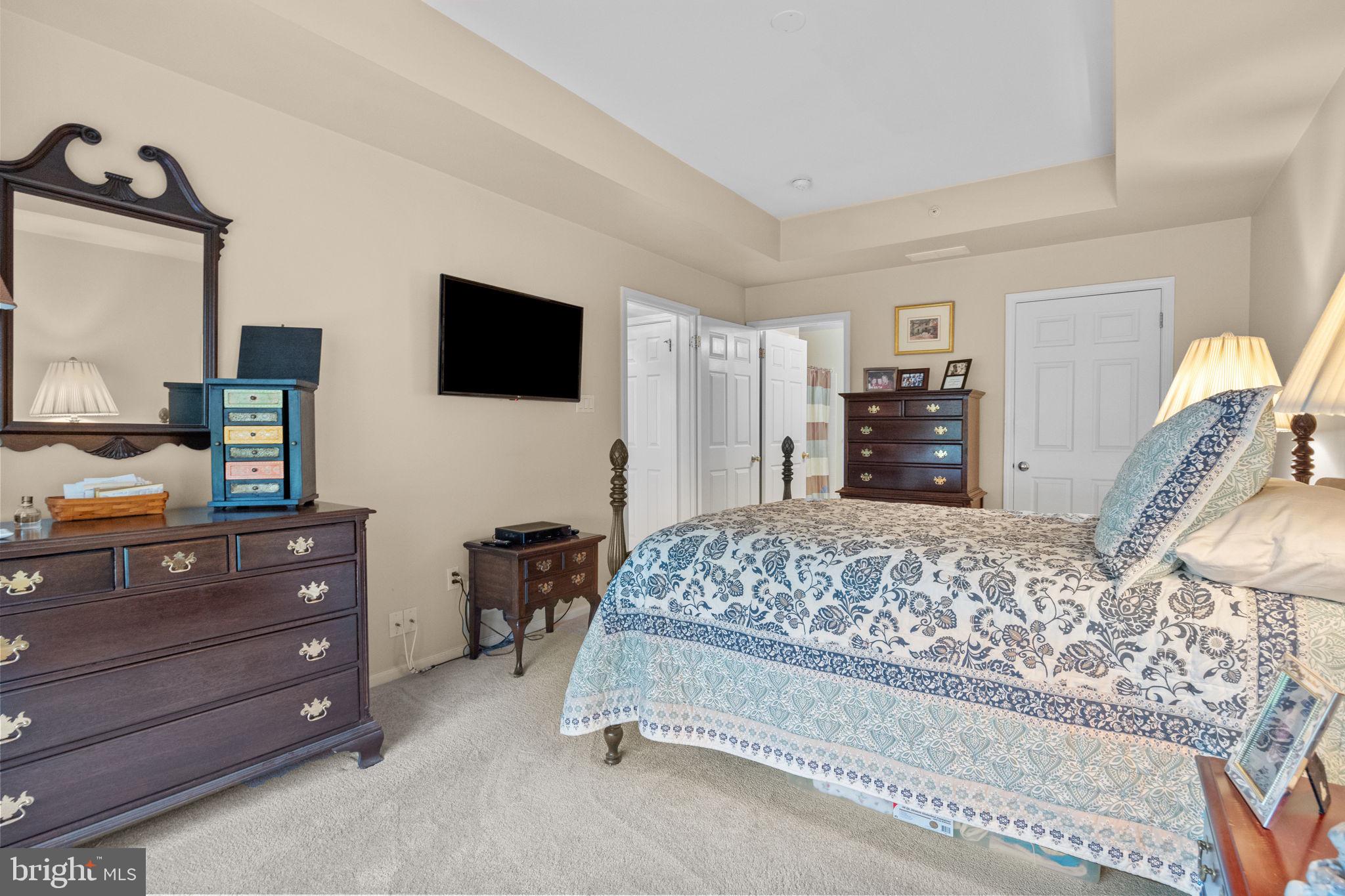 COUNTRY CROSSING - Residential