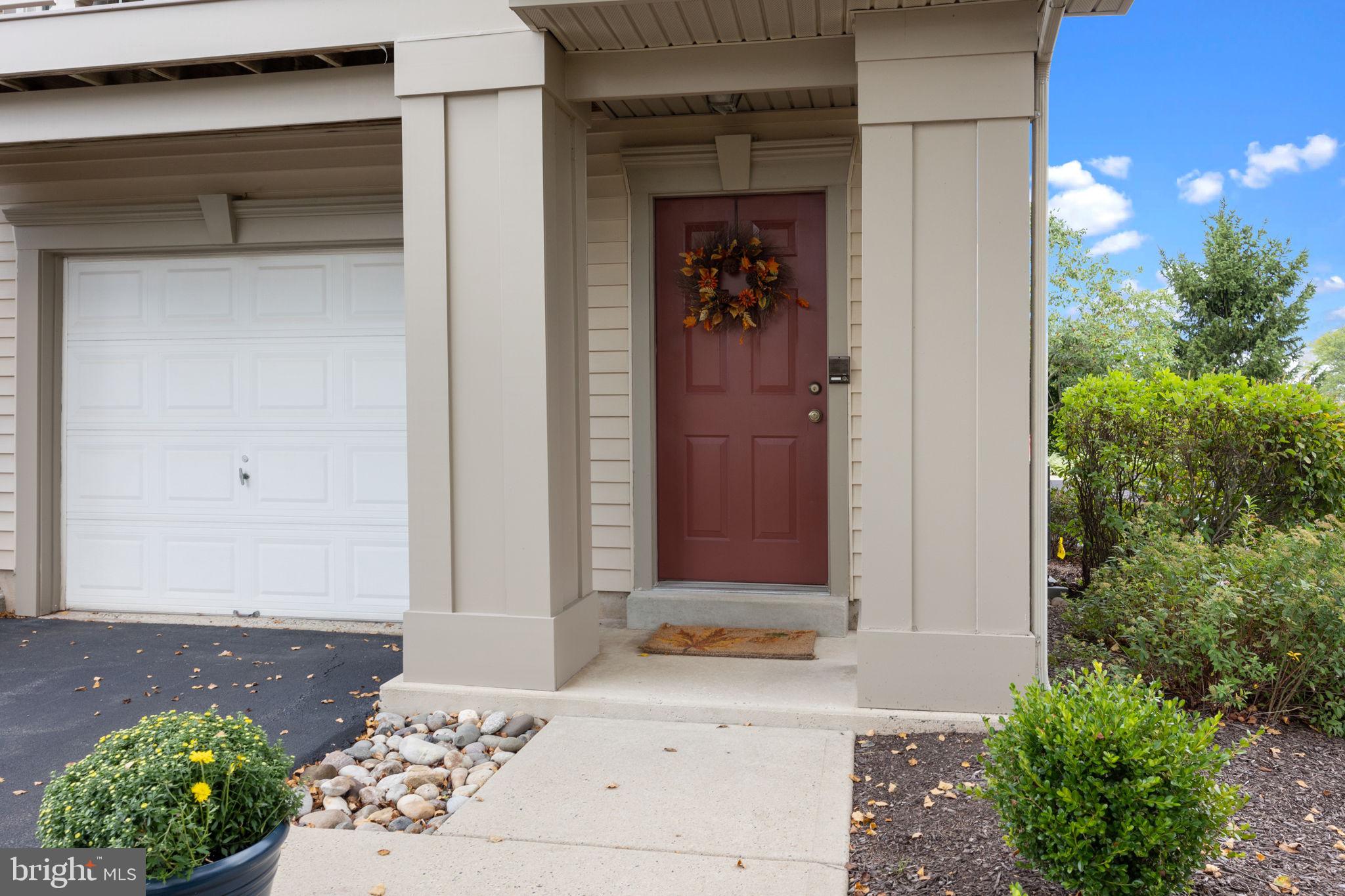 COUNTRY CROSSING - Residential