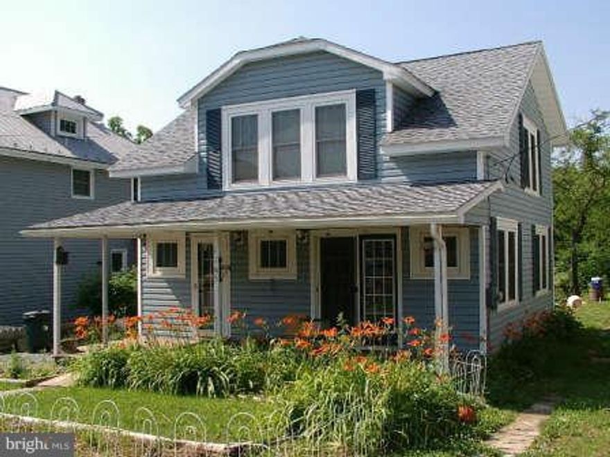 New carpet and appliances, GAS STOVE,  remodeled bath rooms, nice large back yard and garden area. Central air  and electric heat pump plus back up oil furnace if you want it for those really cold nights. APPROX 1300 sq ft of living area. NEW UPDATE.....THIS HOME IS ELIGIBLE FOR 100% DIRECT AND INDIRECT RURAL DEVOLPMENT LOAN PROGRAM WHICH HAS BEEN EXTENDED FOR CITY OF MARTINSBURG