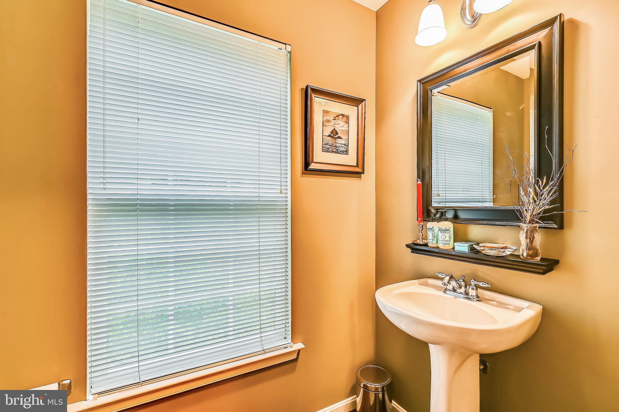 THE HIDEAWAY AT OLD ADMIRAL - Residential