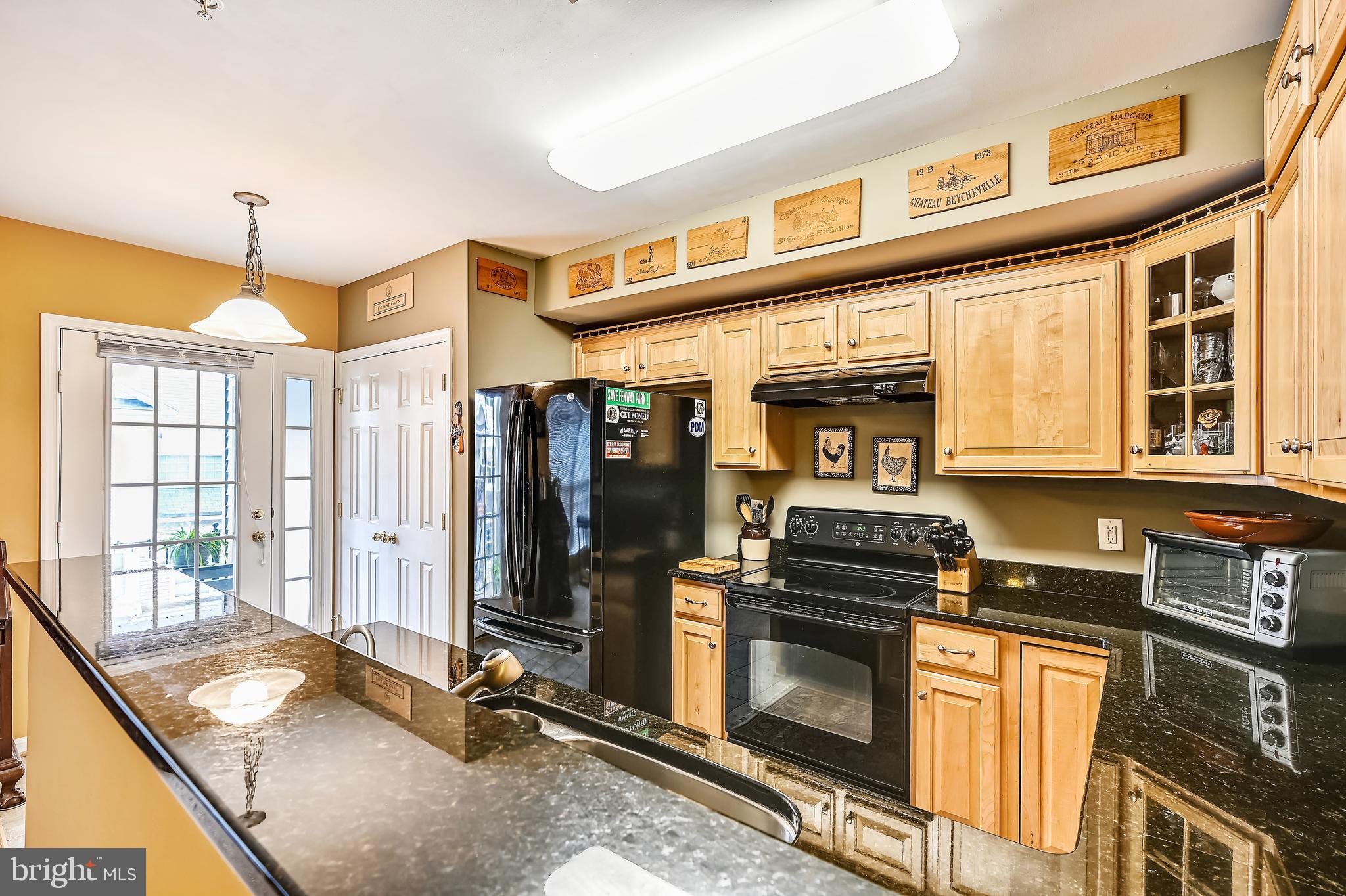 THE HIDEAWAY AT OLD ADMIRAL - Residential