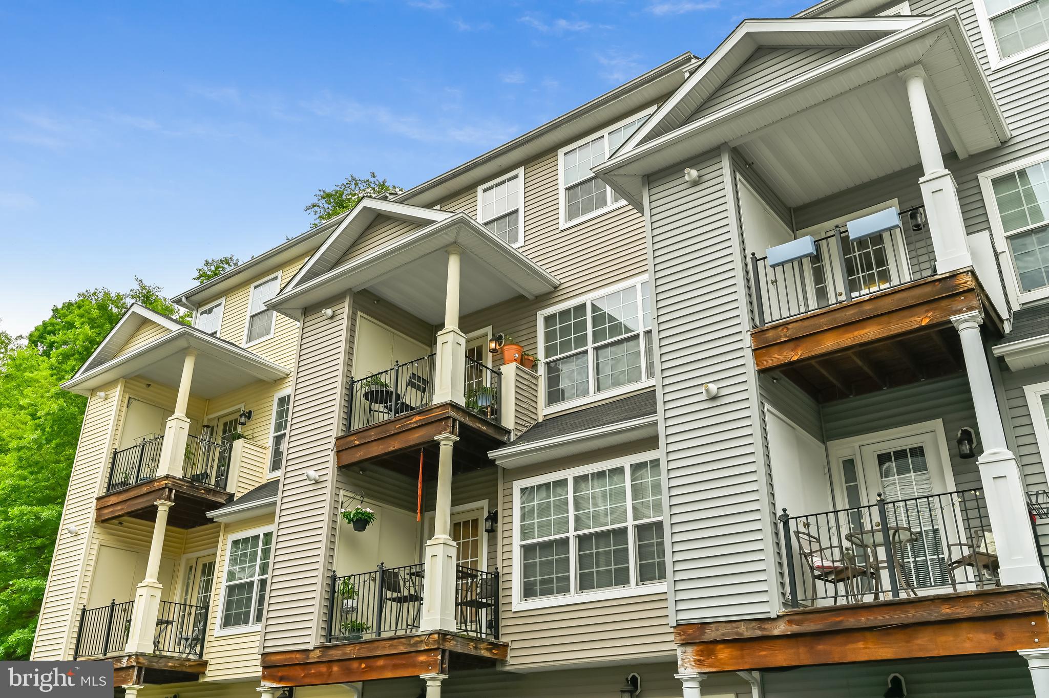 THE HIDEAWAY AT OLD ADMIRAL - Residential