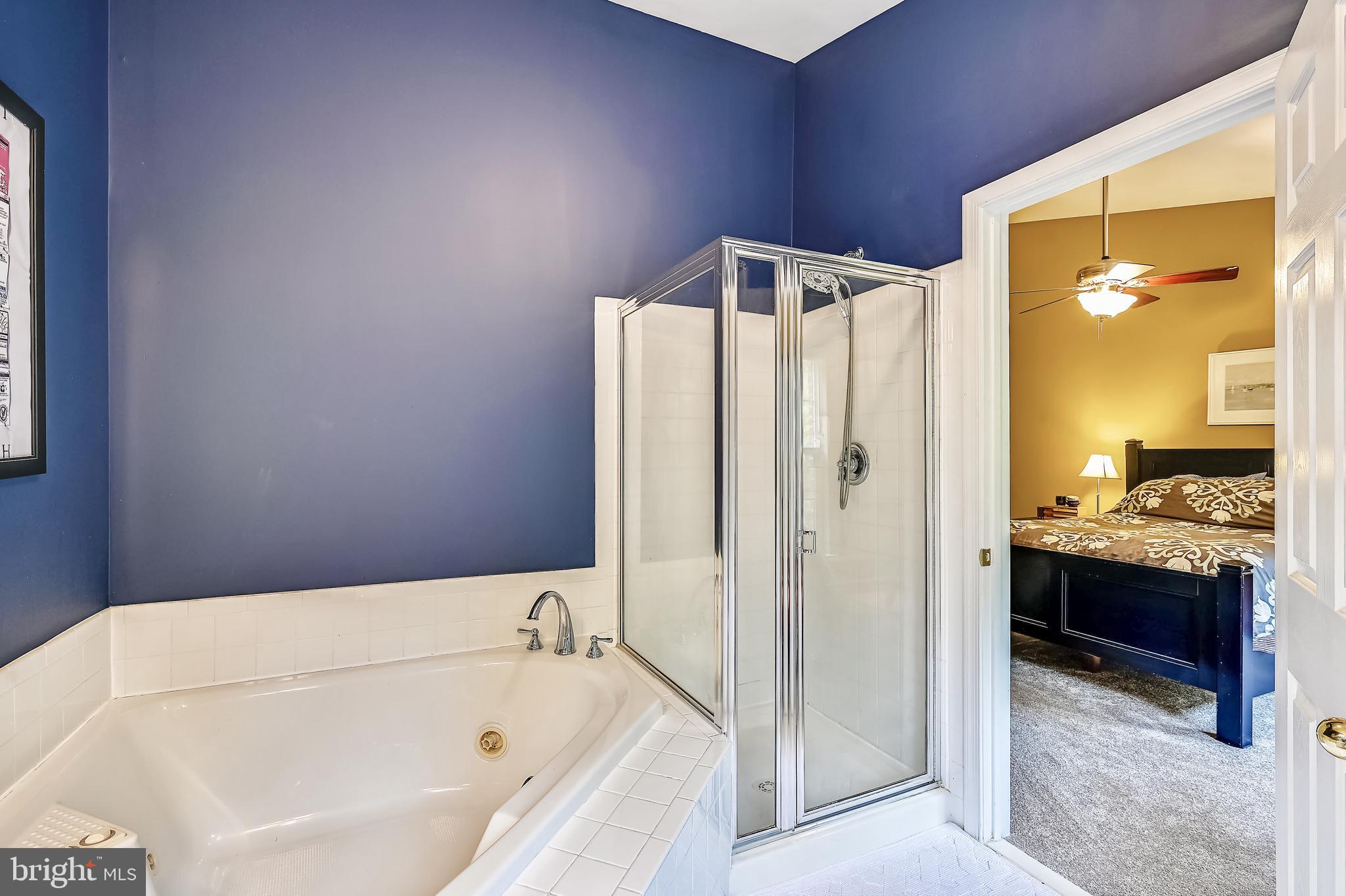 THE HIDEAWAY AT OLD ADMIRAL - Residential