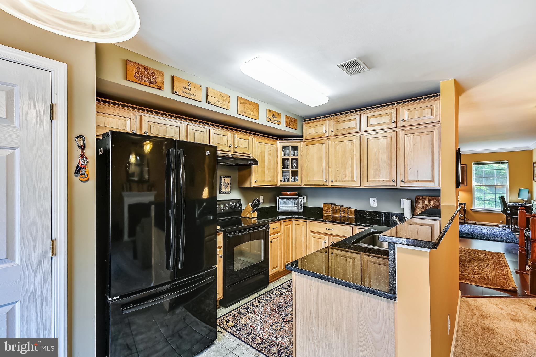 THE HIDEAWAY AT OLD ADMIRAL - Residential