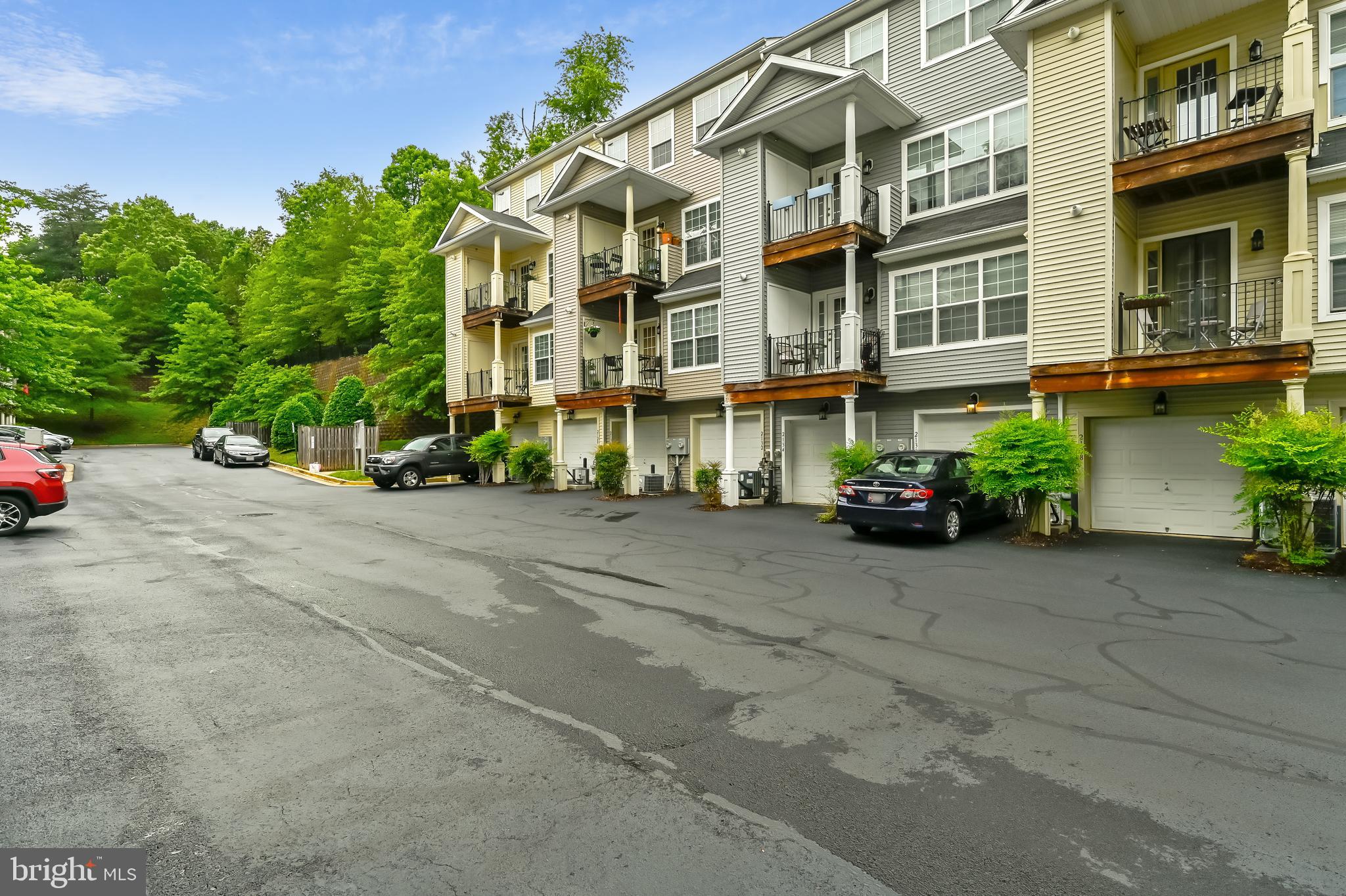 THE HIDEAWAY AT OLD ADMIRAL - Residential