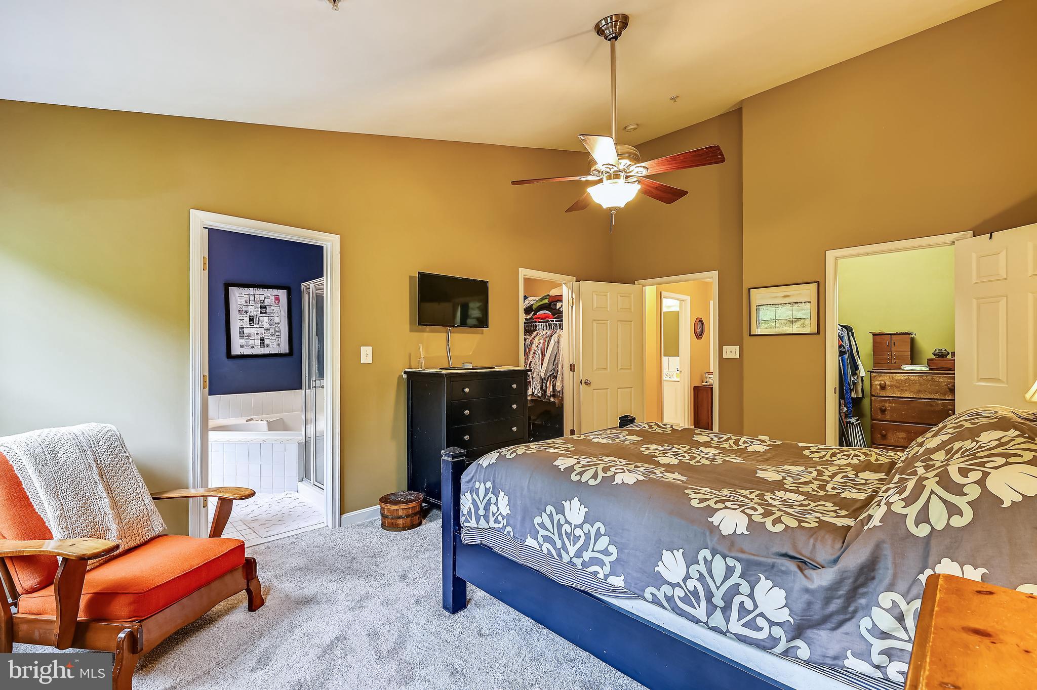 THE HIDEAWAY AT OLD ADMIRAL - Residential