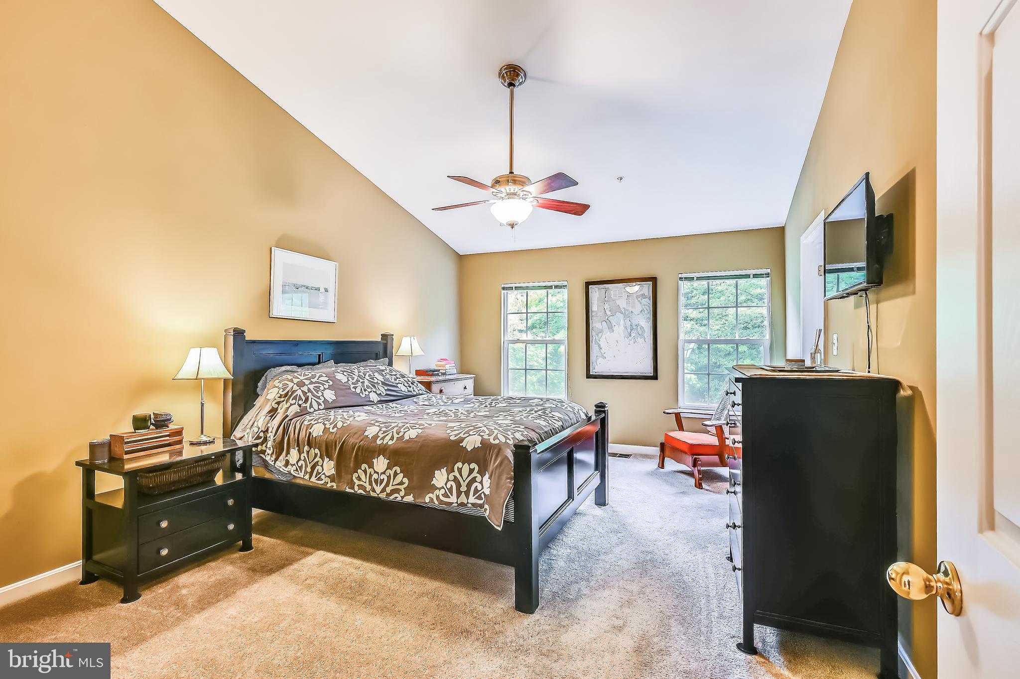 THE HIDEAWAY AT OLD ADMIRAL - Residential