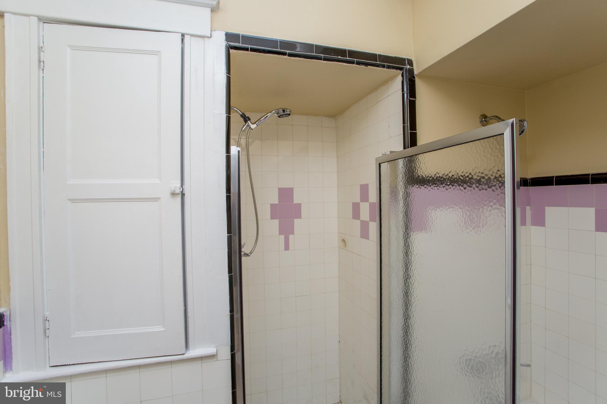 WEST OAK LANE - Residential Income