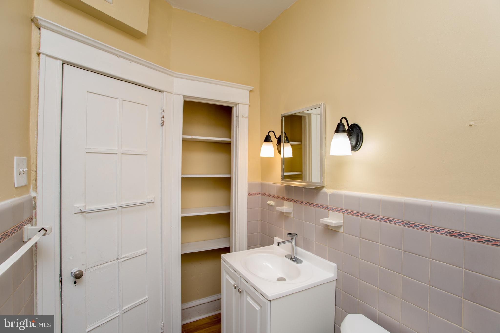 WEST OAK LANE - Residential Income