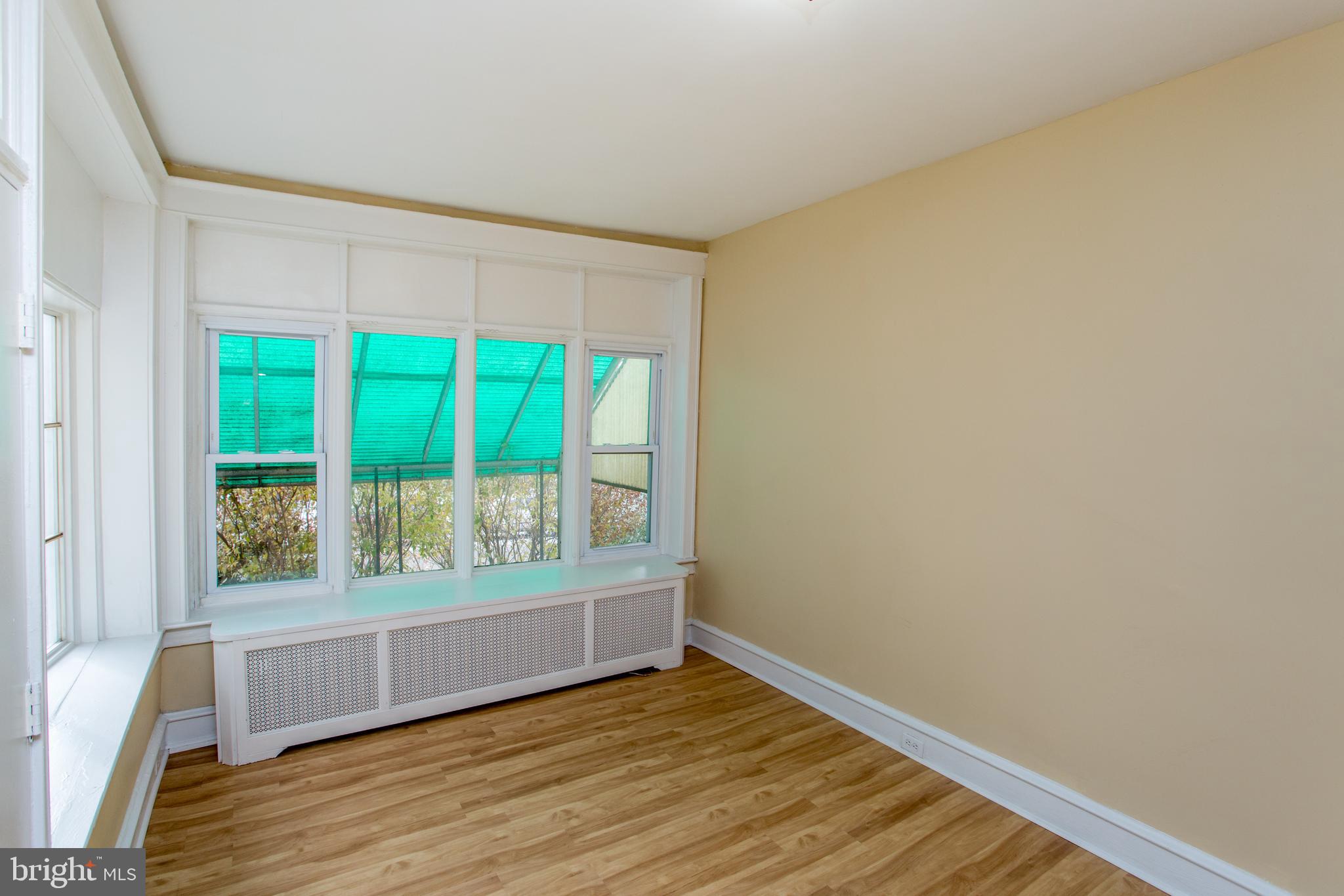 WEST OAK LANE - Residential Income