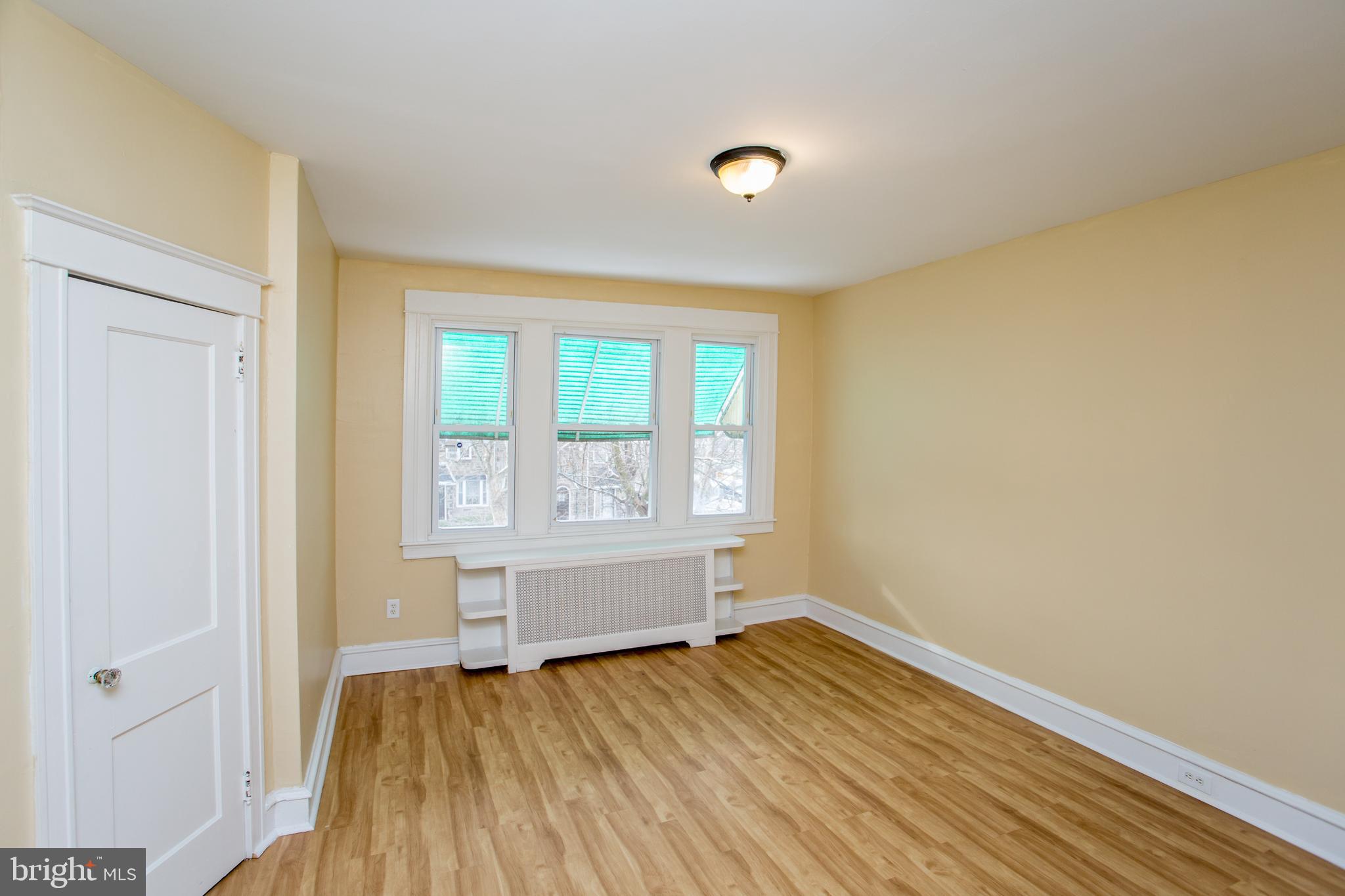 WEST OAK LANE - Residential Income