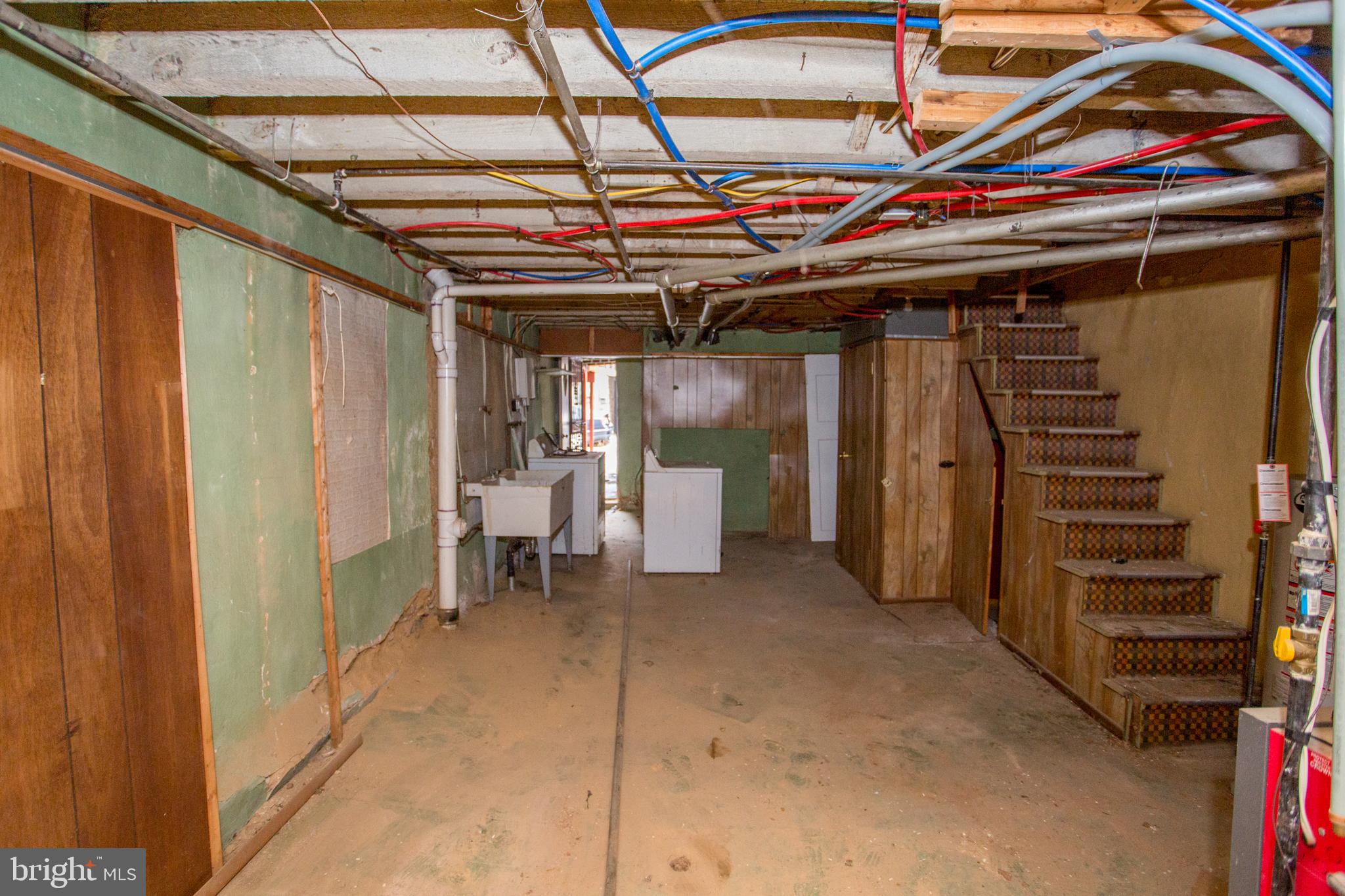 WEST OAK LANE - Residential Income